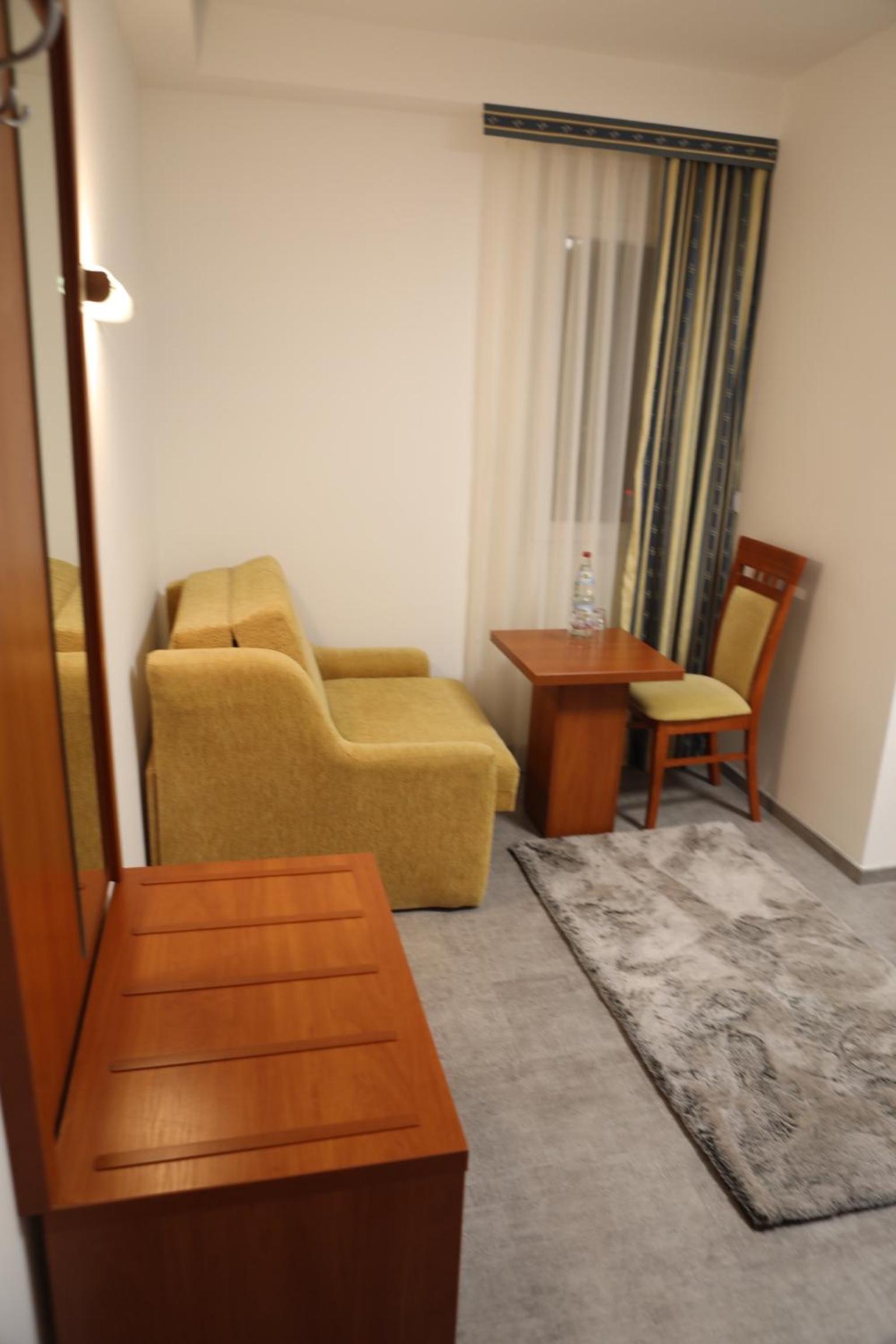 Double Room - Photo 4