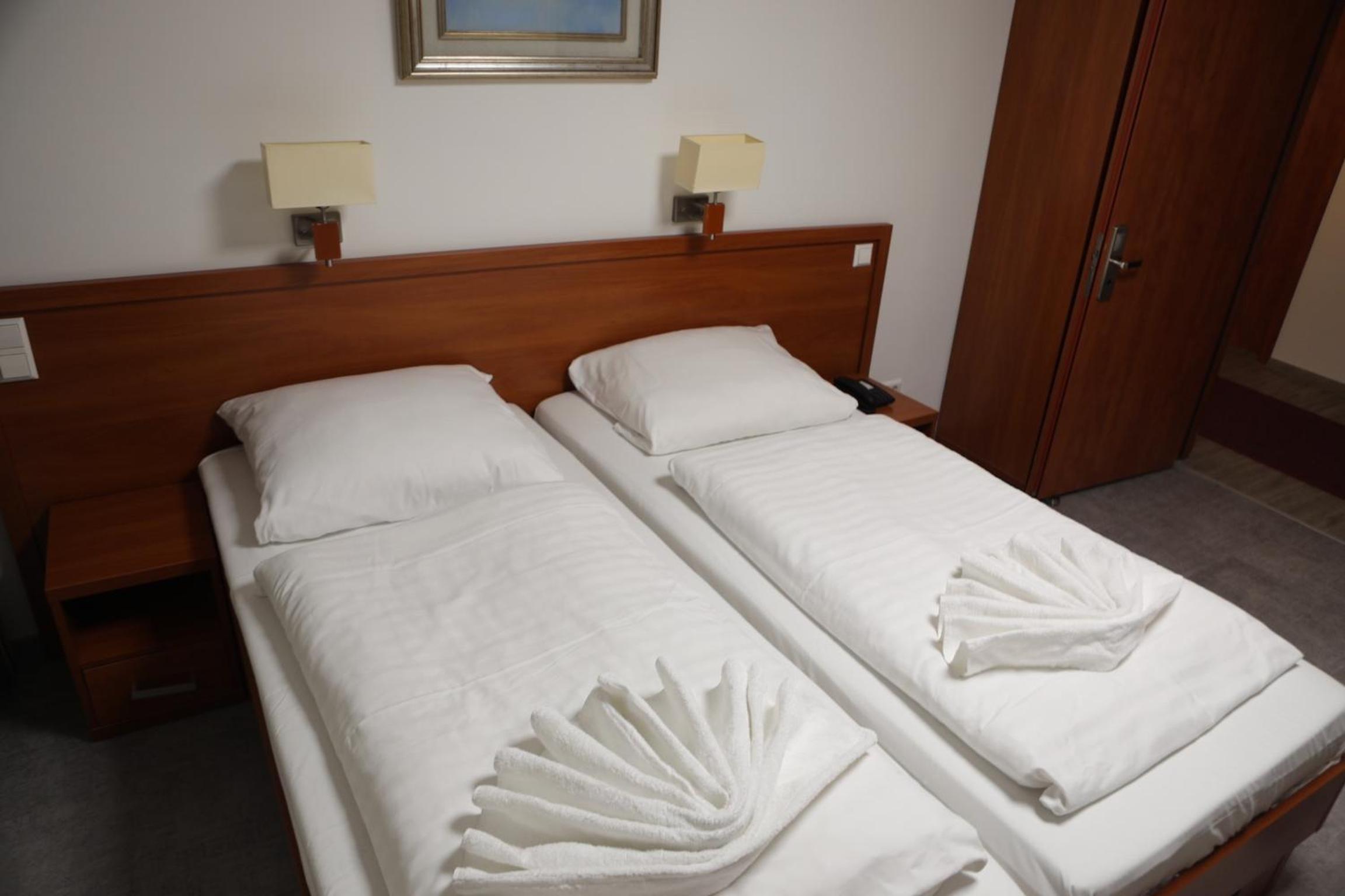 Double Room - Photo 35