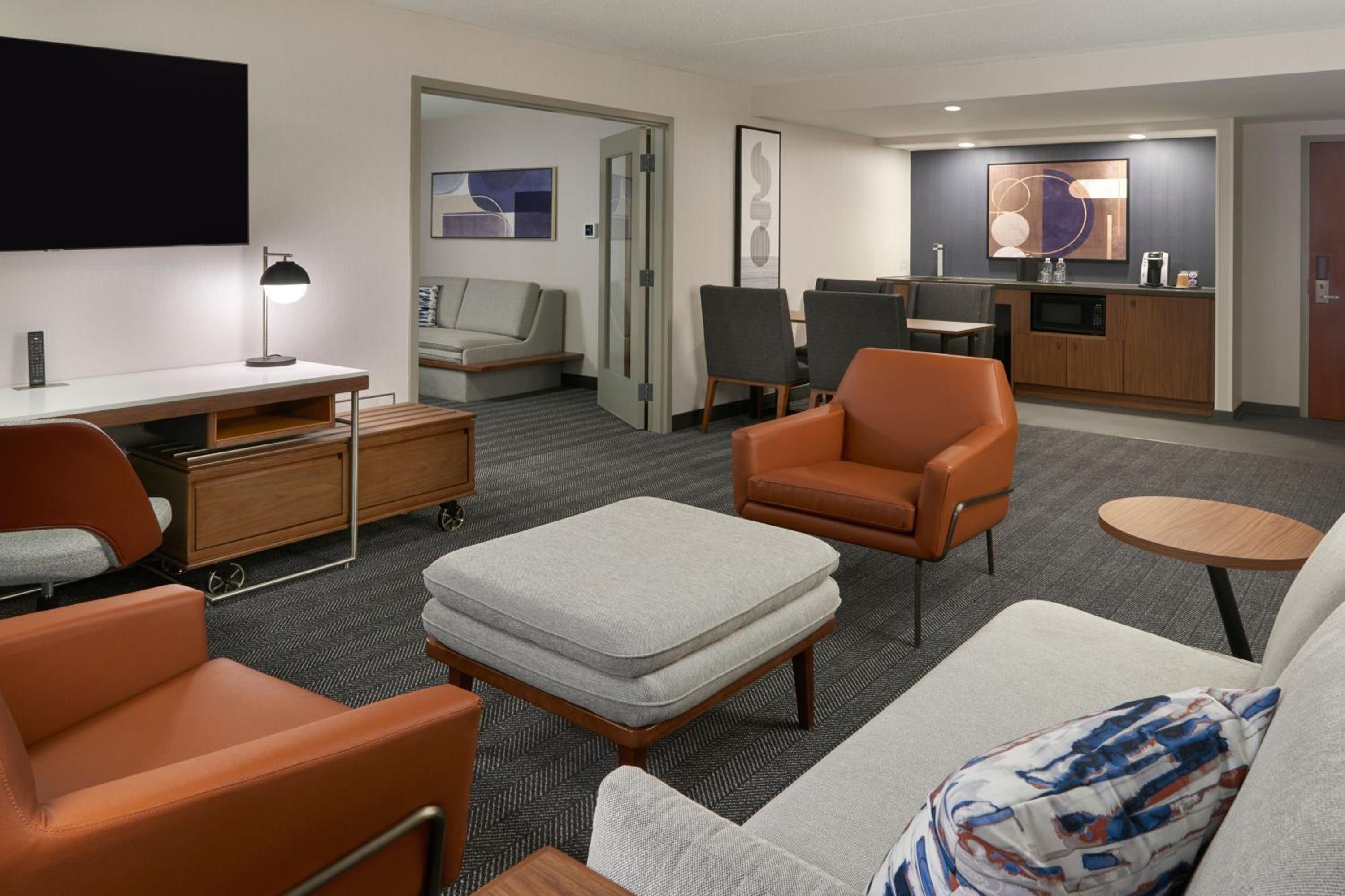 One-Bedroom King Suite with Sofa Bed - Photo 1