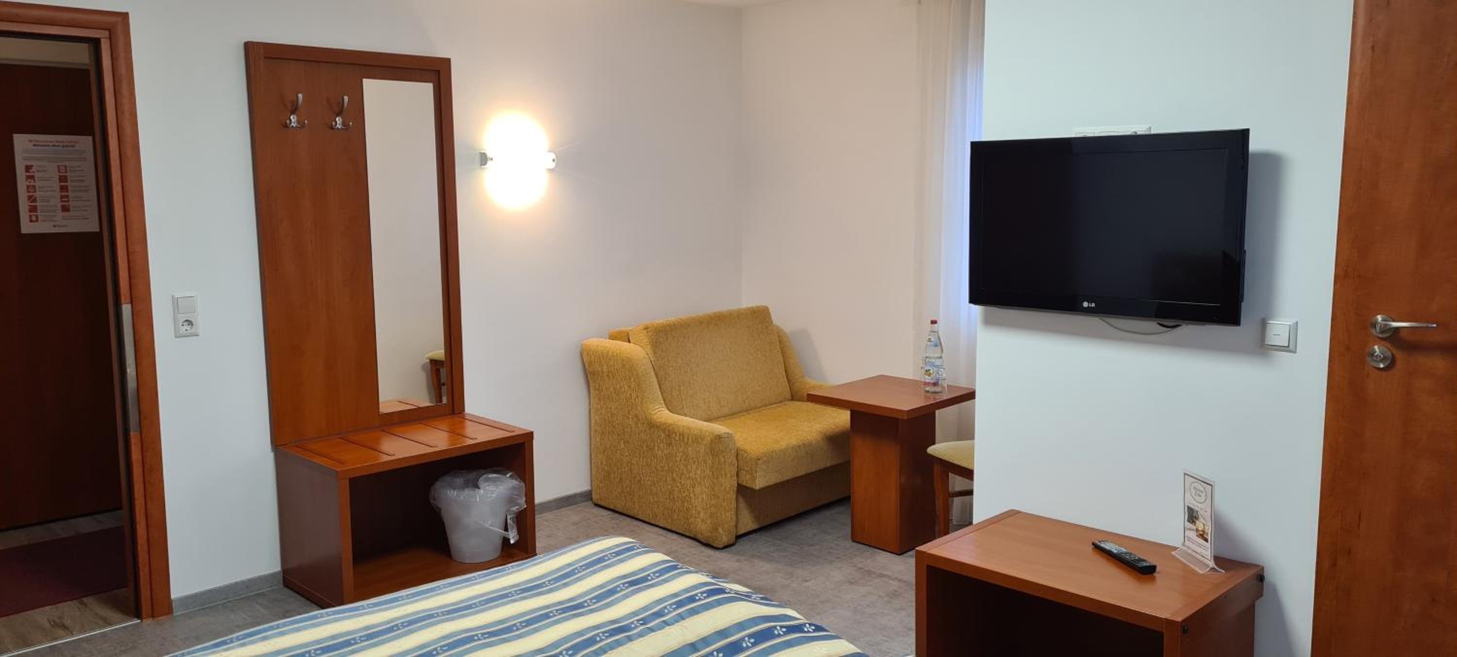 Double Room - Photo 3