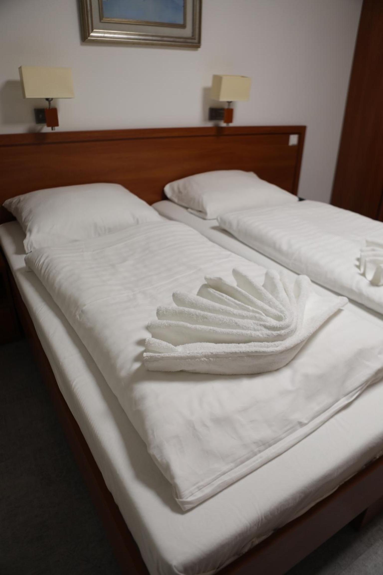 Double Room - Photo 20
