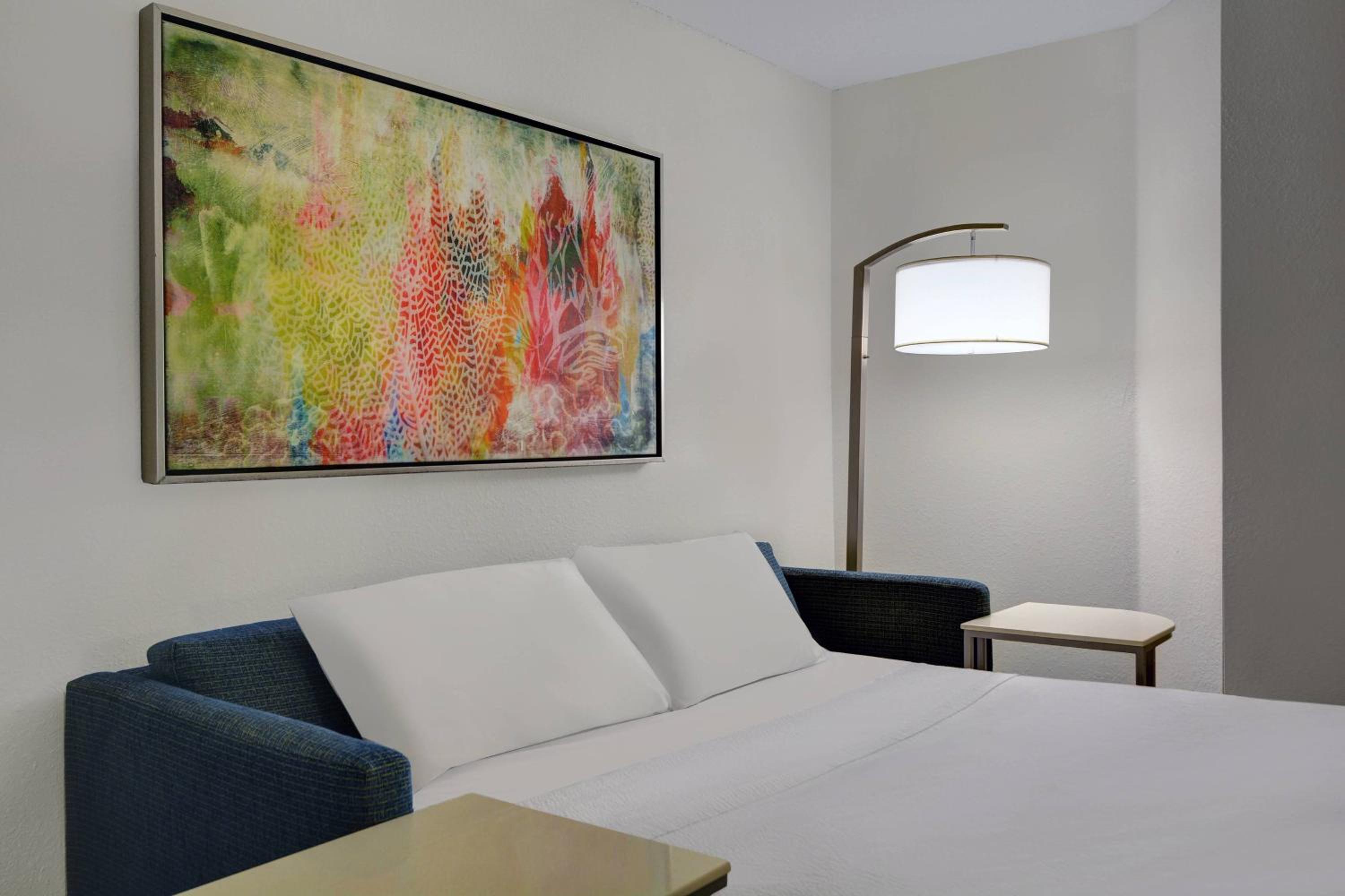 Suite with Two Queen Beds and Sofa Bed  - Photo 5