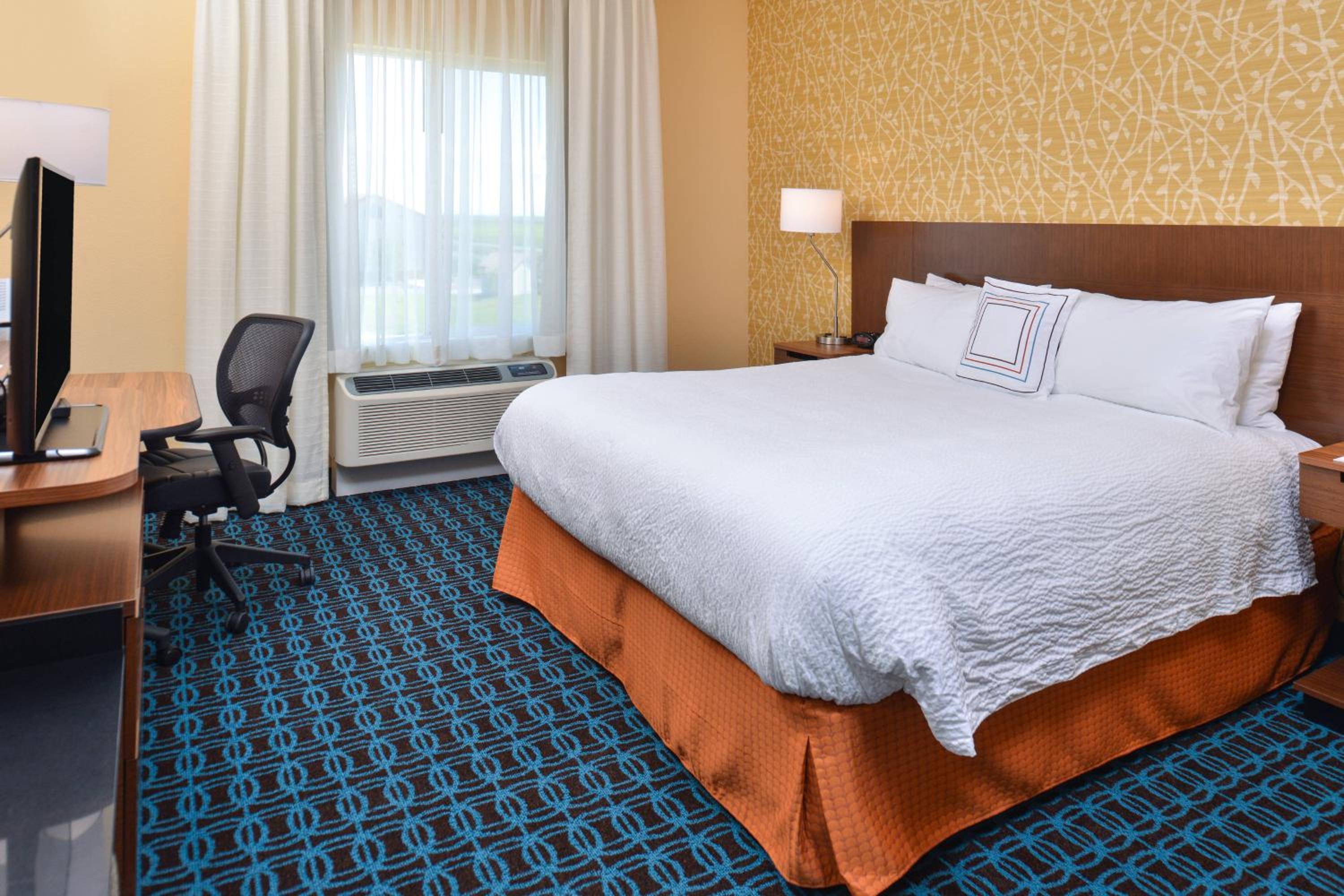 King Room - Hearing Accessible photo 1