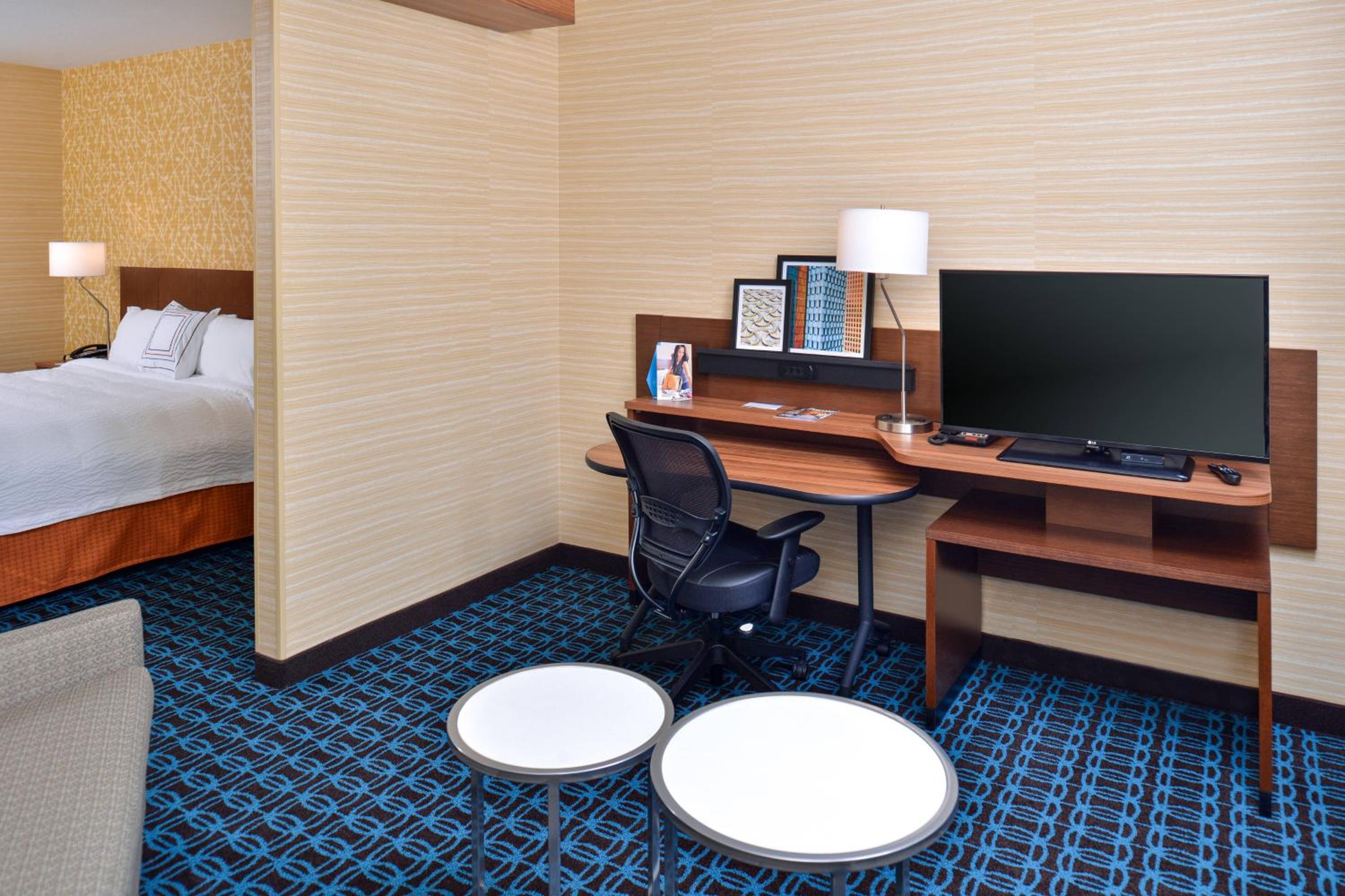 King Suite with Sofabed photo 2