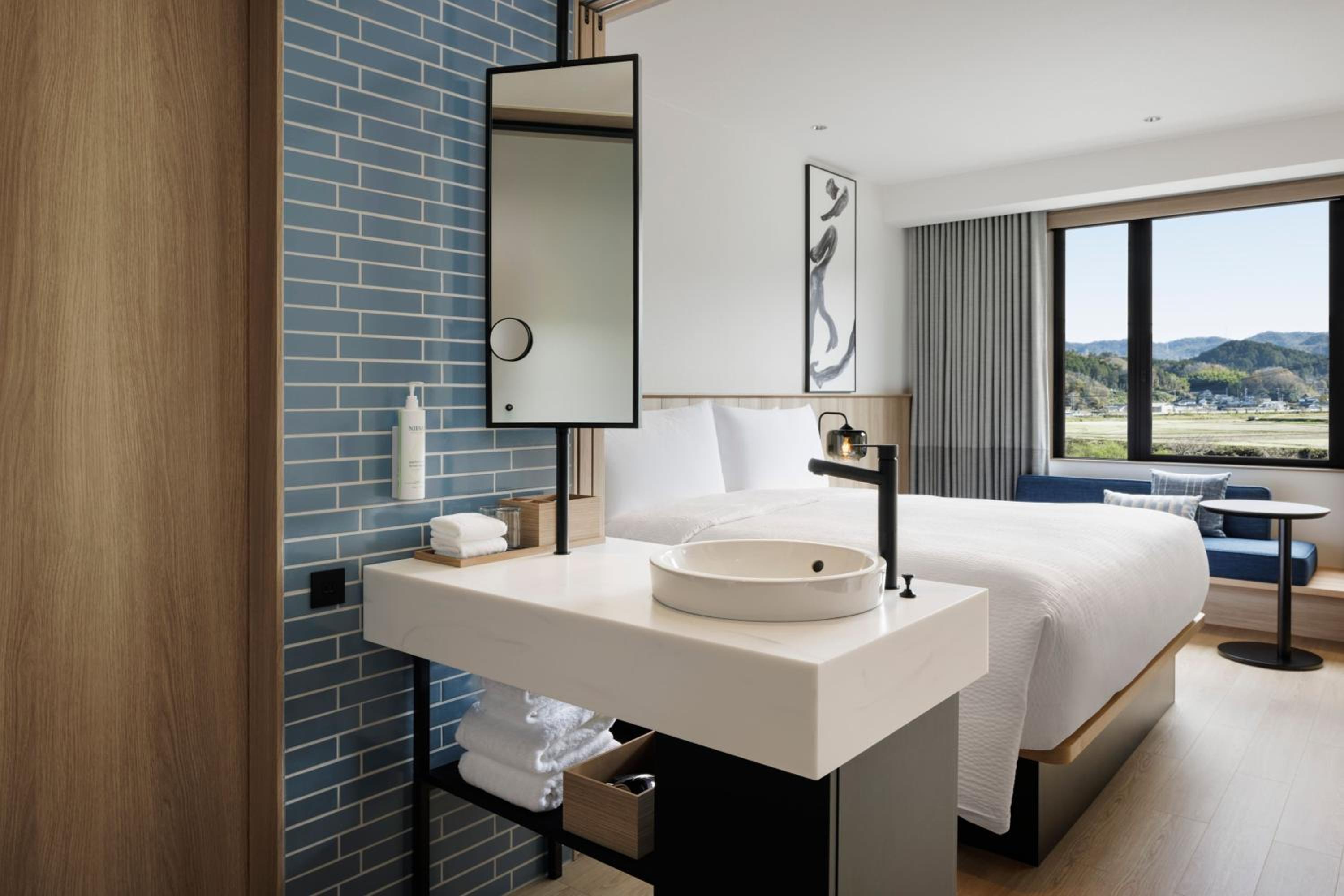 Standard King Room - Photo 4