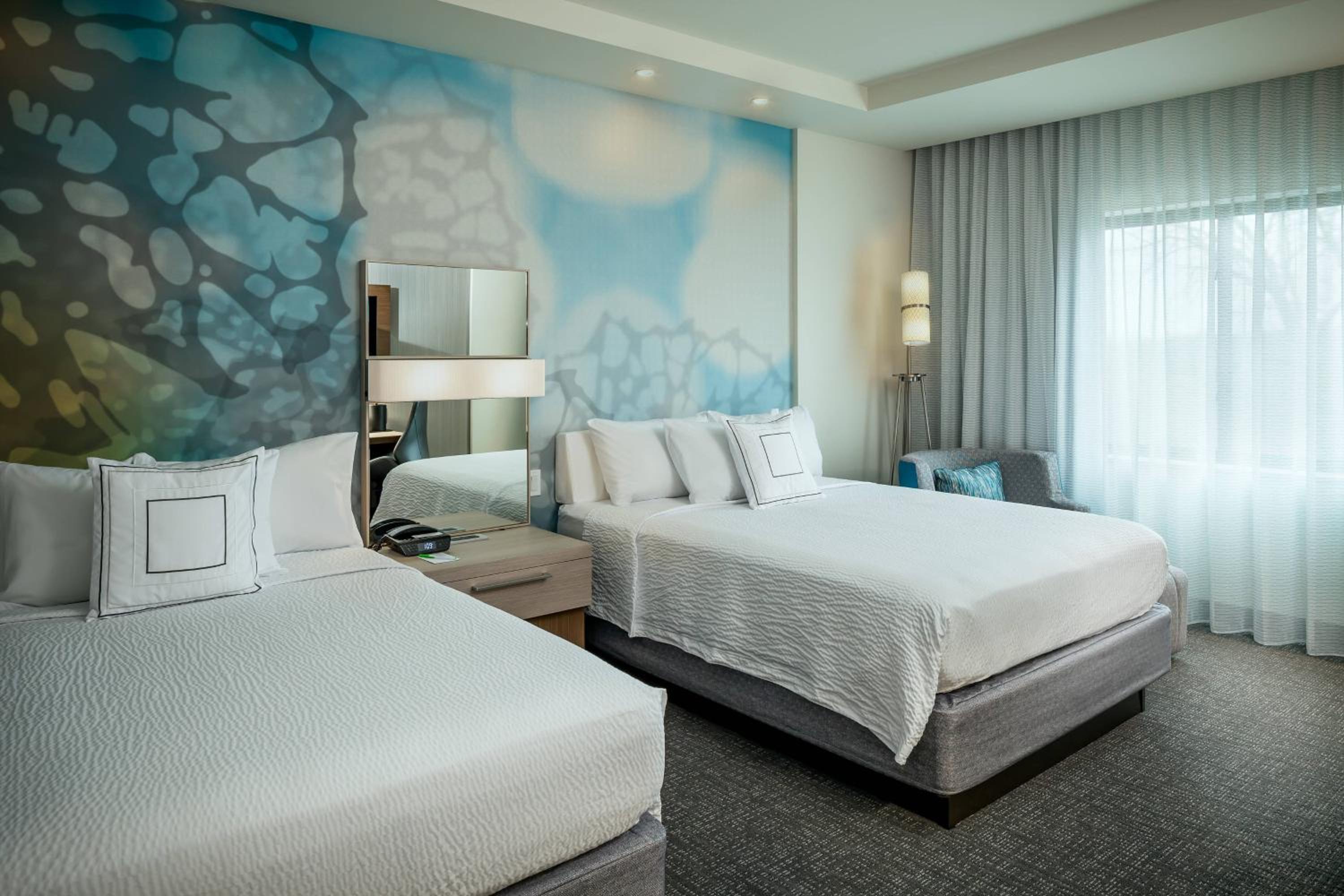 Deluxe Queen Room
