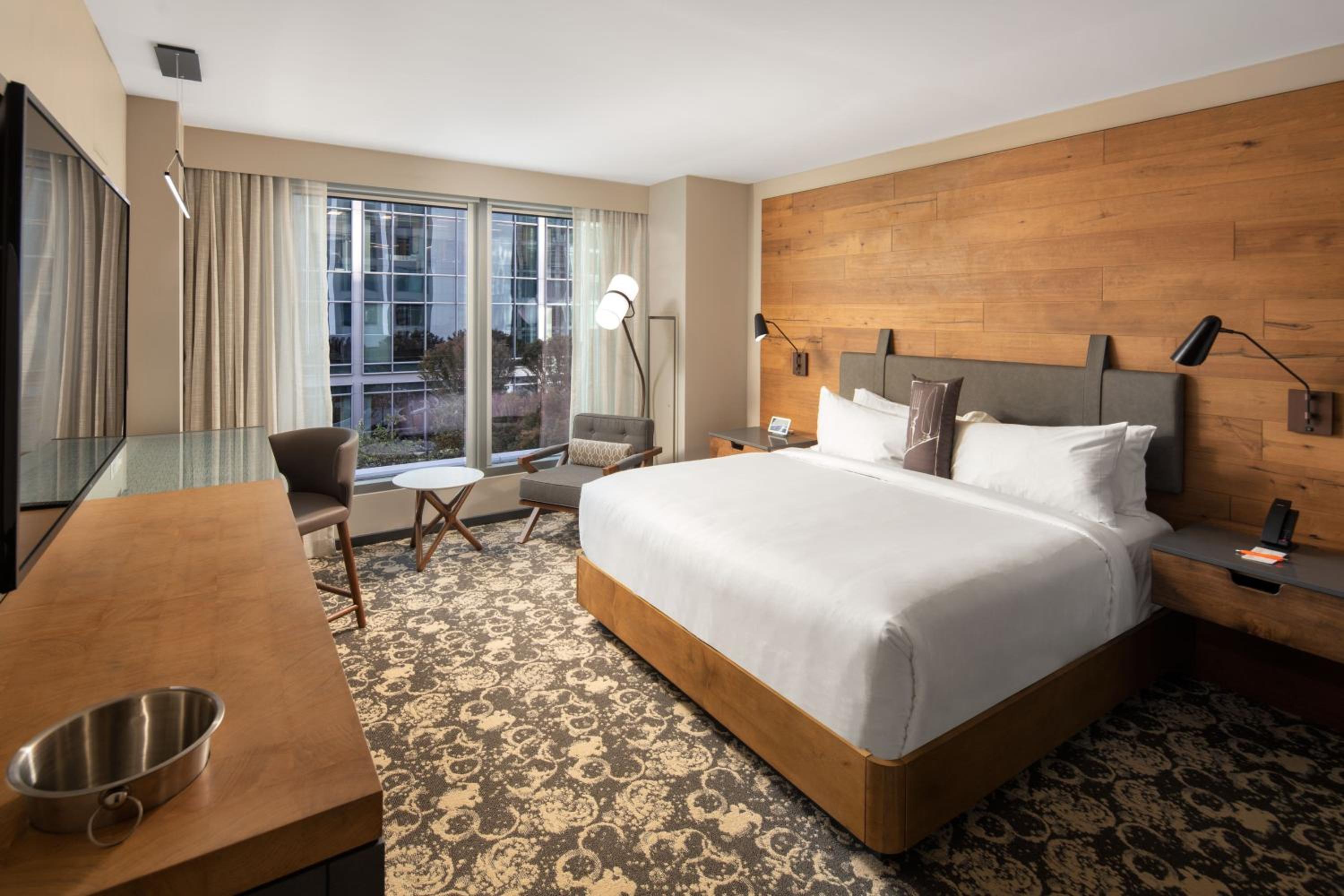 King Room with City View - Photo 4