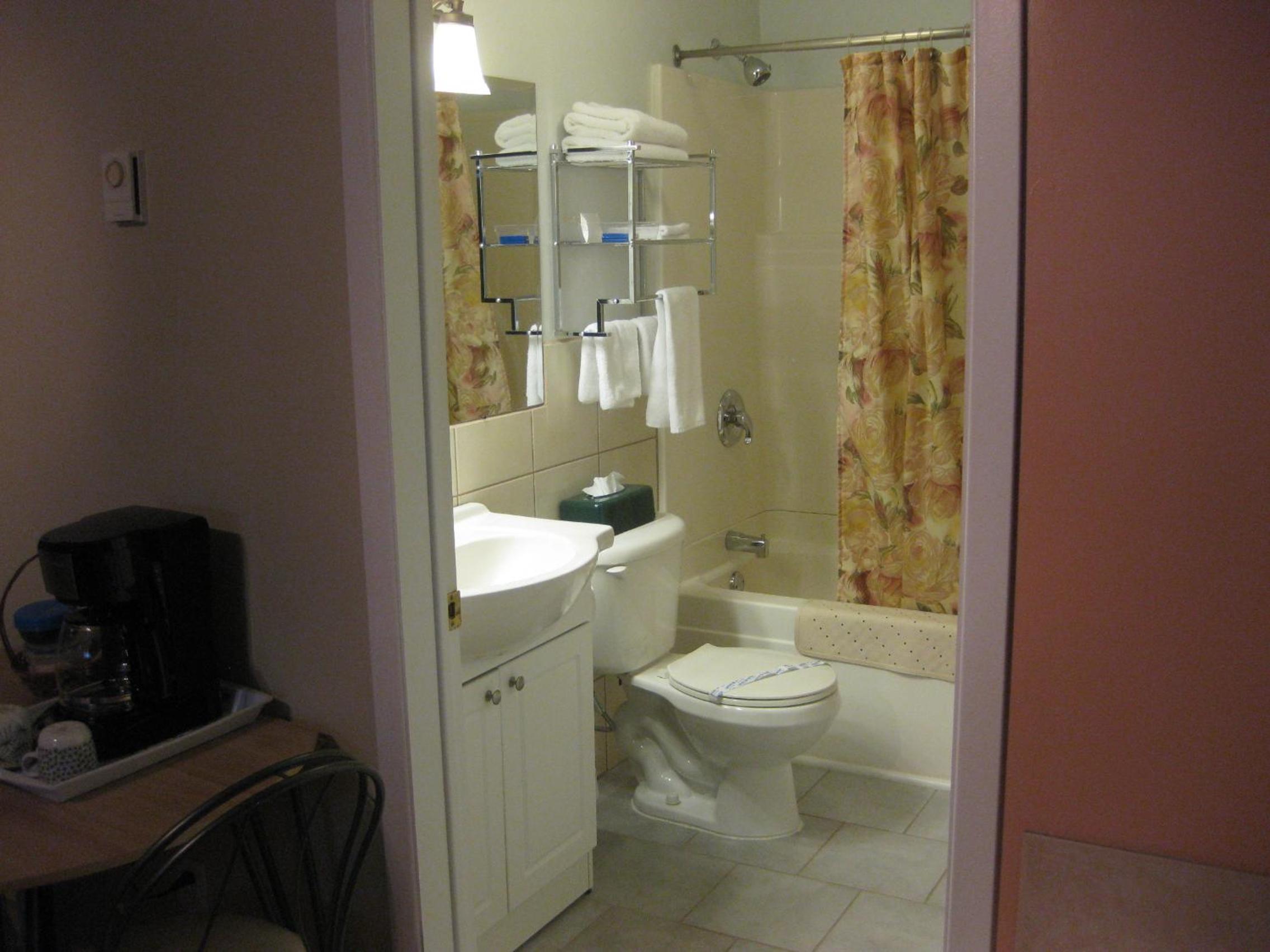 Queen Room with Spa Bath