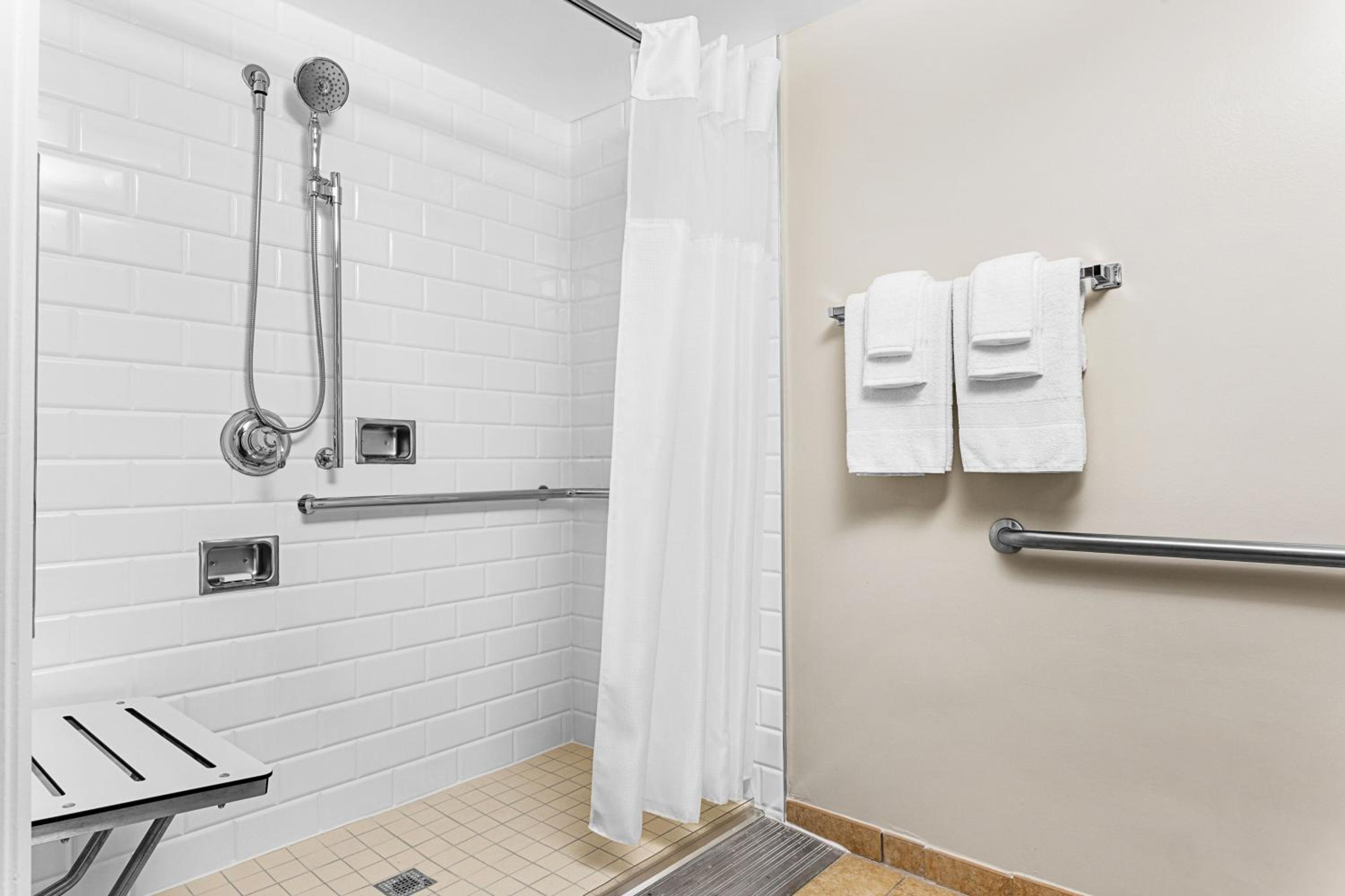 King Room with Sofa Bed and Balcony - Hearing Accessible