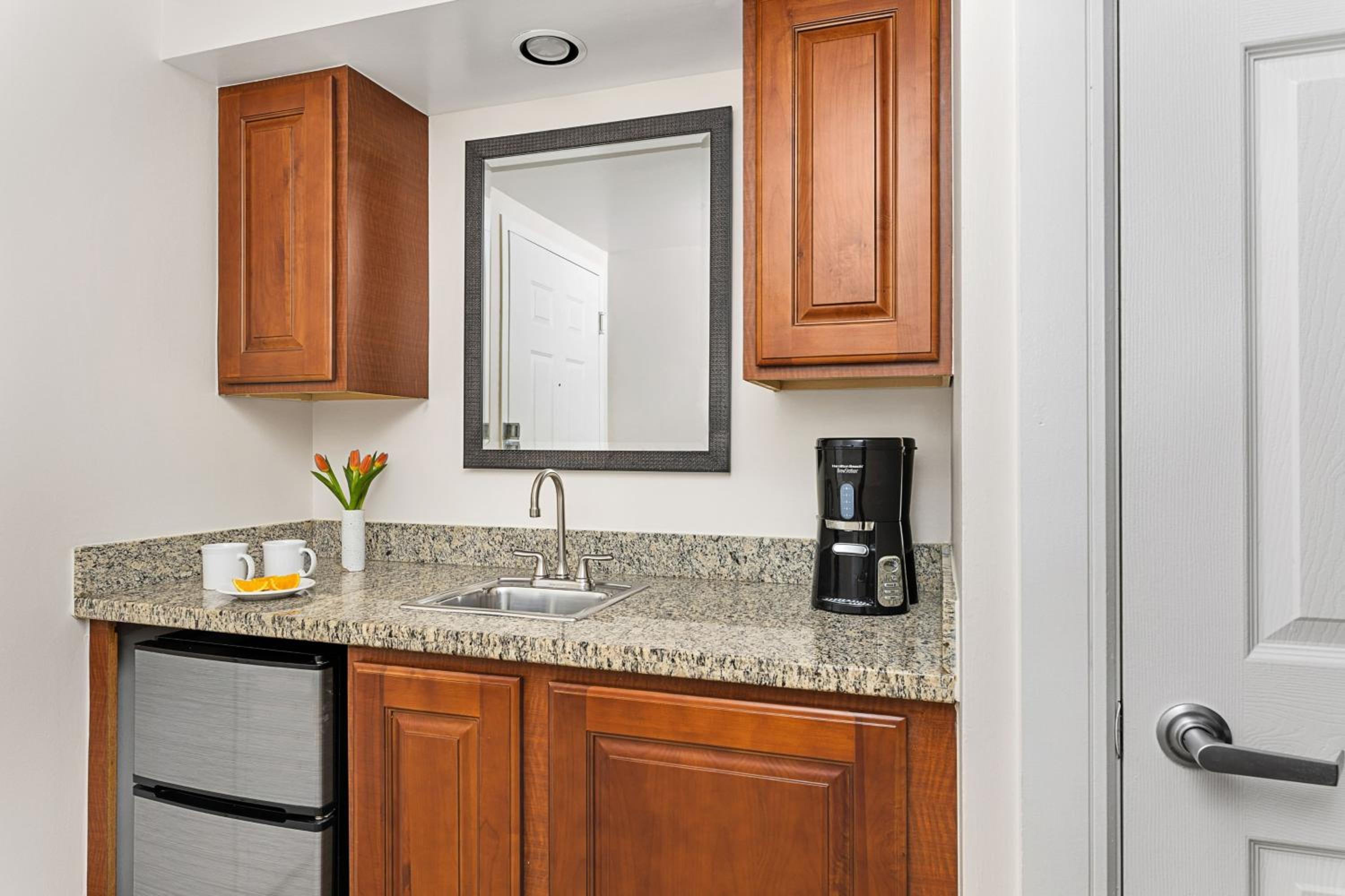 King Room - Non-Smoking