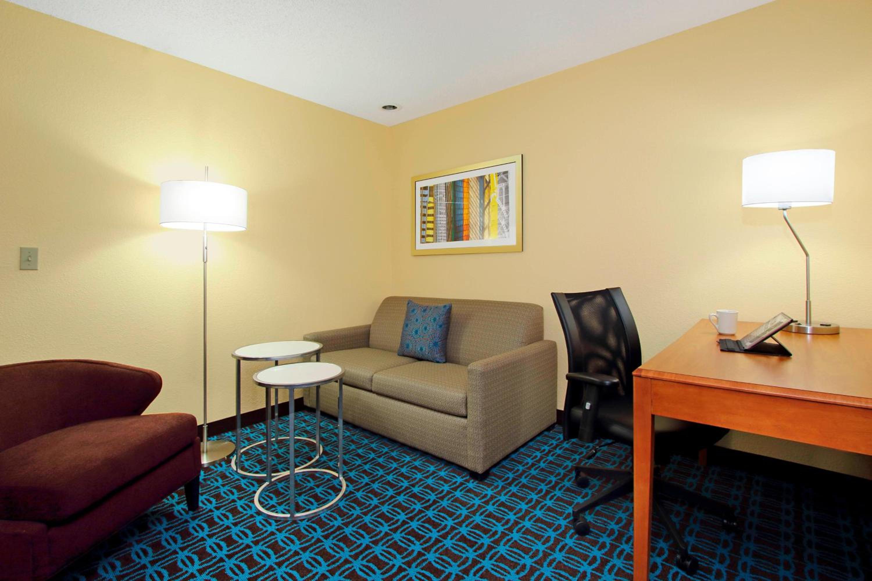 Executive King Suite - Photo 2