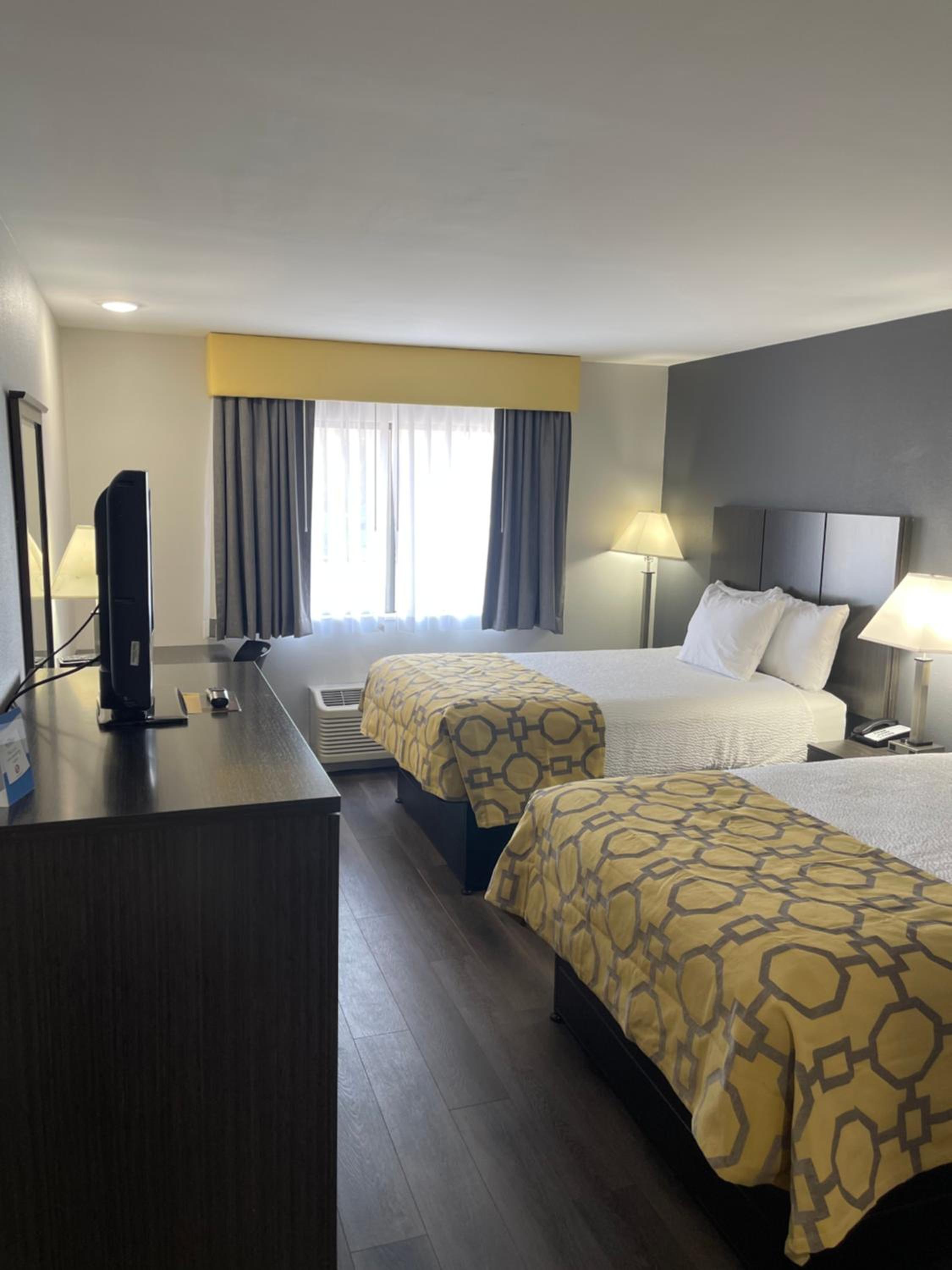 Deluxe Double Room with Two Double Beds - Non-Smoking photo 2