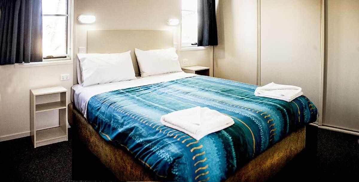Two-Bedroom Cabin - Disabled Access - 1-2 photo 1