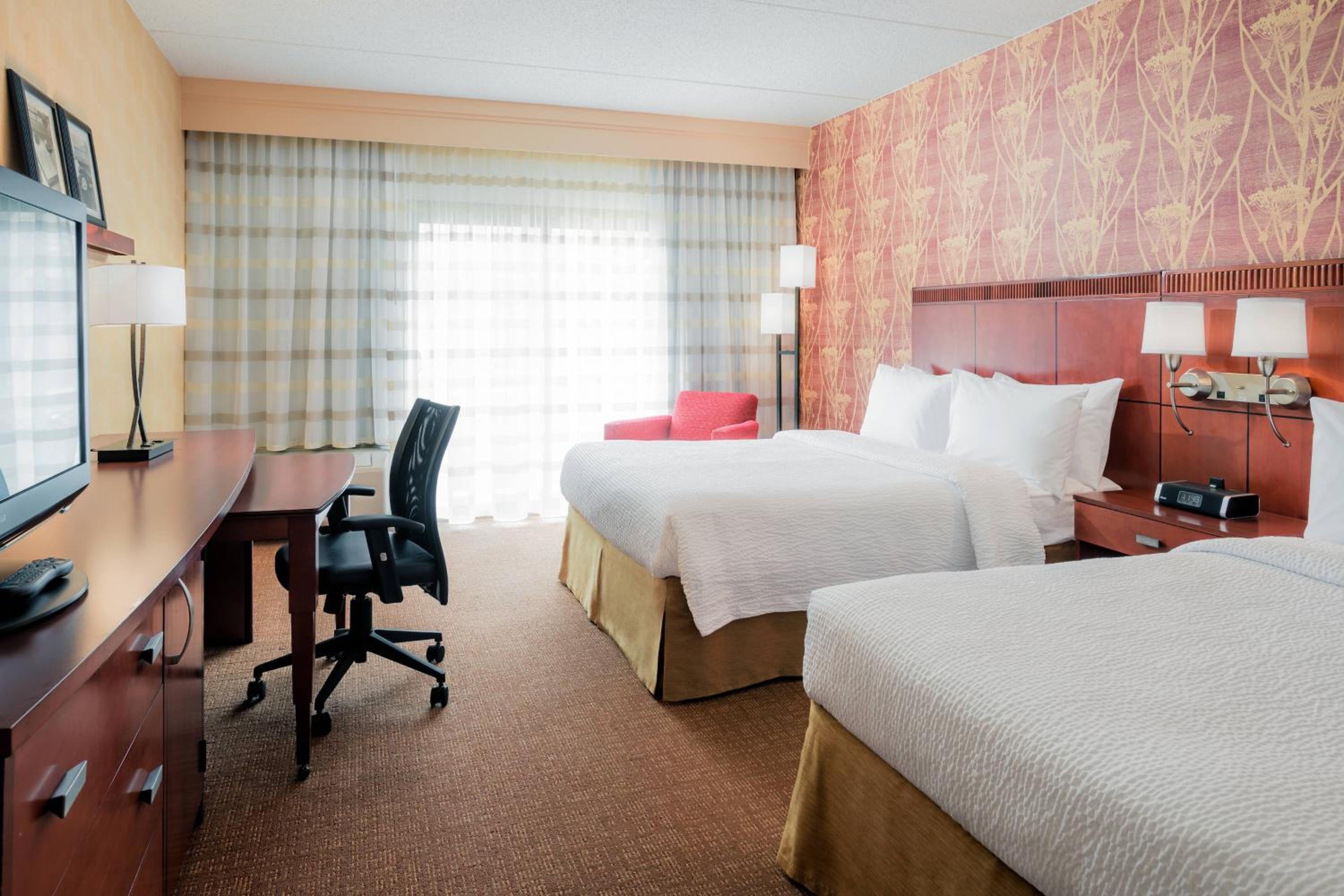 Queen Room with Two Queen Beds - Photo 1