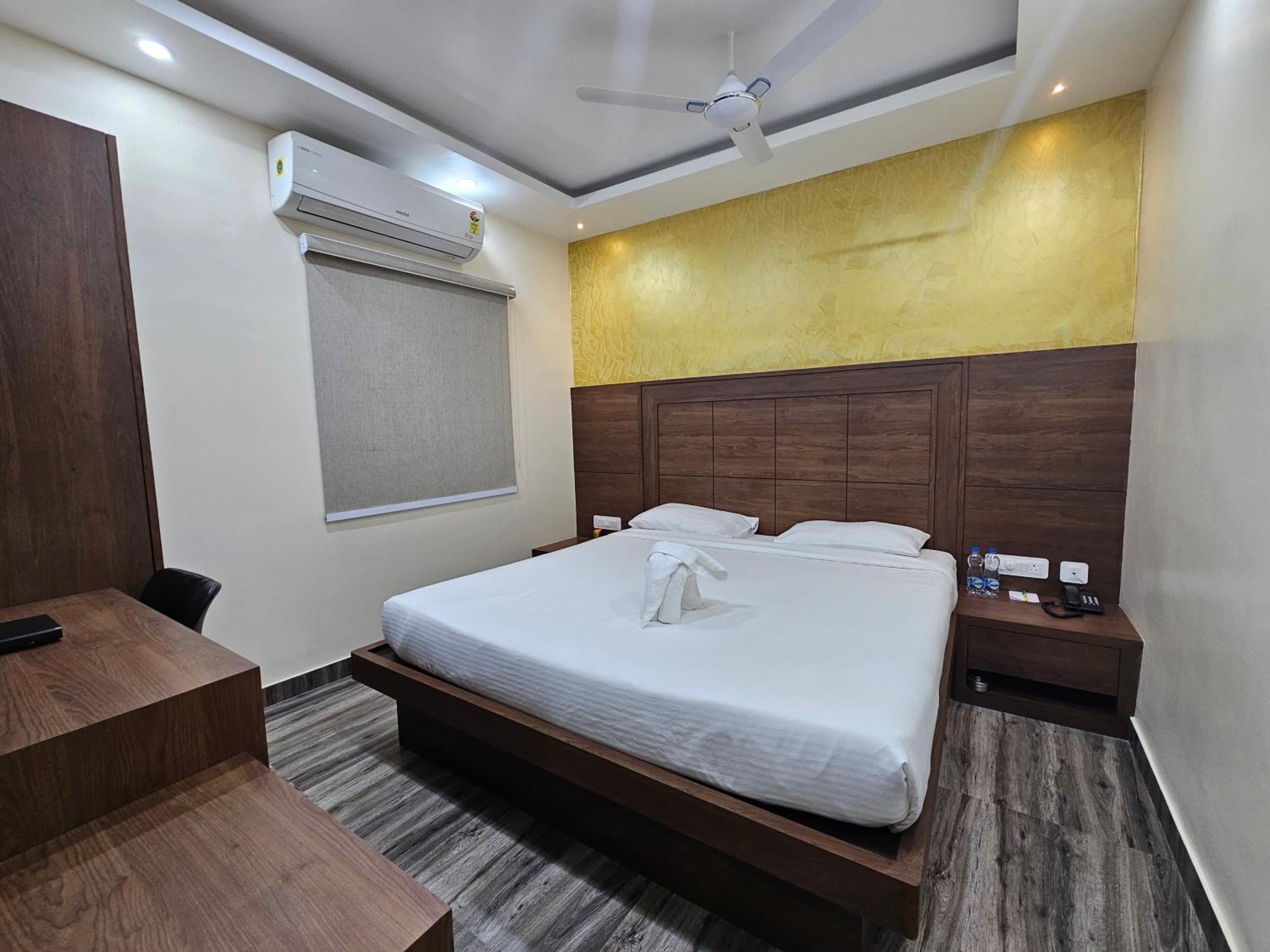 Standard Double Room - Photo 6