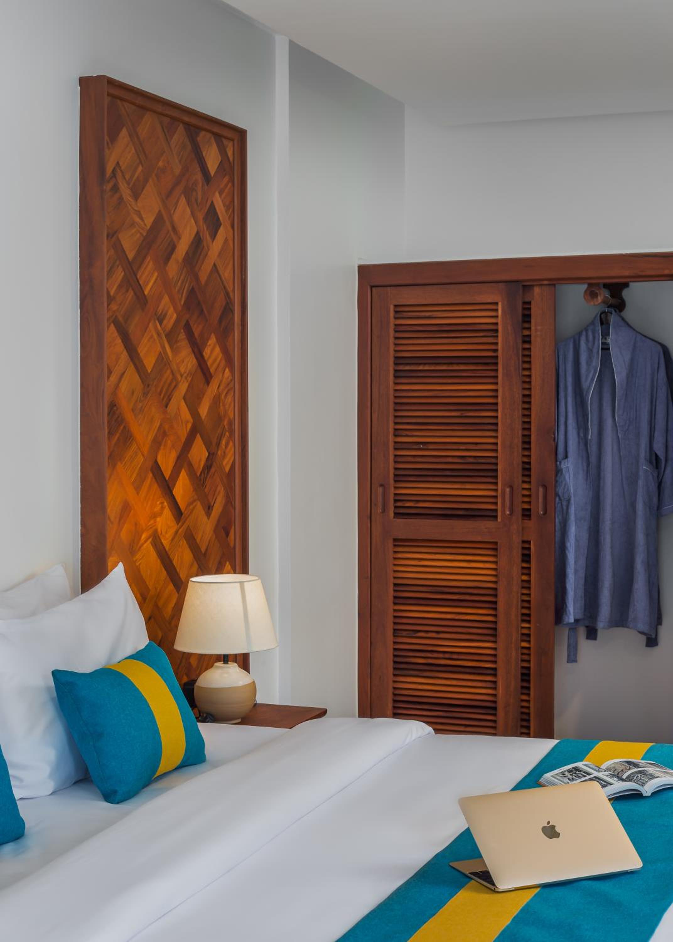 Deluxe Double Room with Balcony - Photo 5