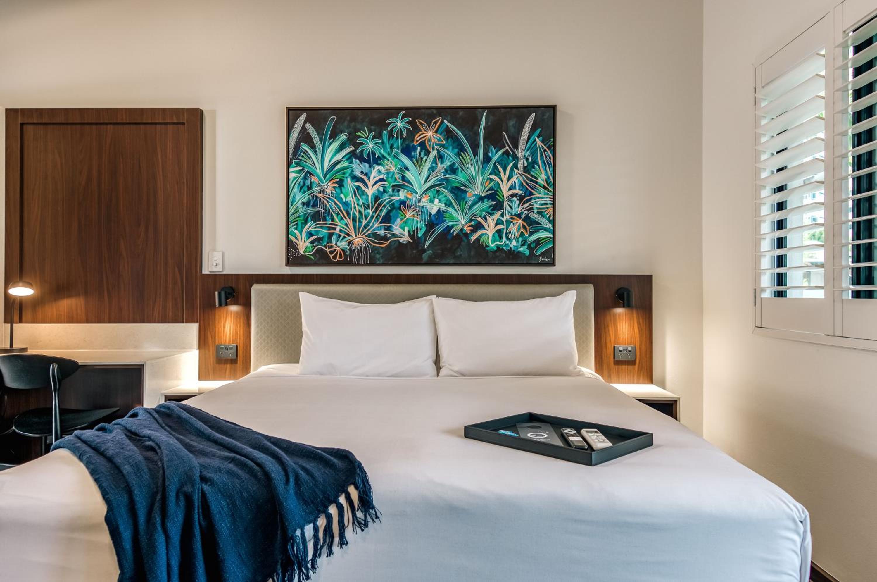 Superior Hotel Room with Balcony - Photo 1