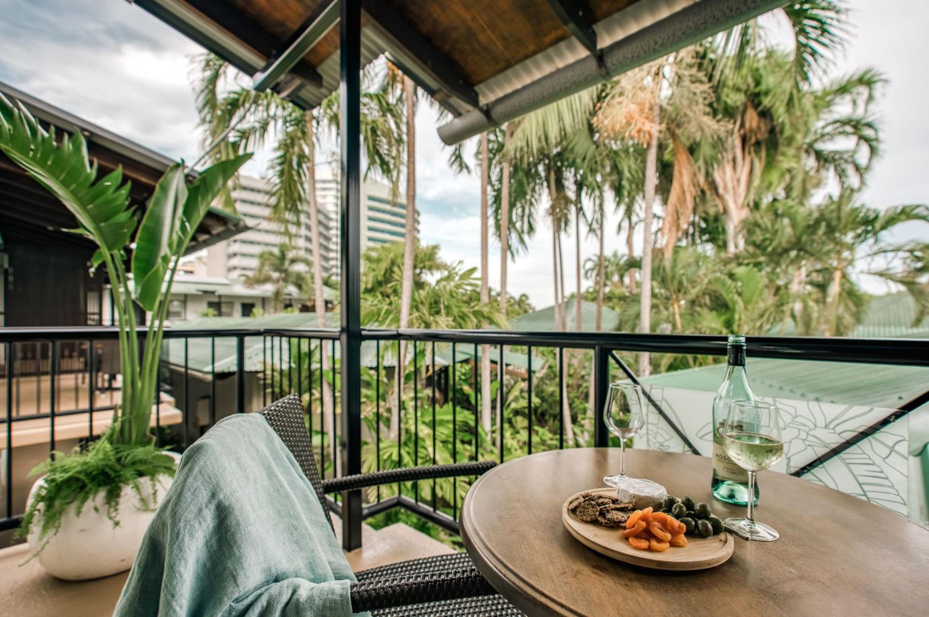 Superior Hotel Room with Balcony - Photo 3