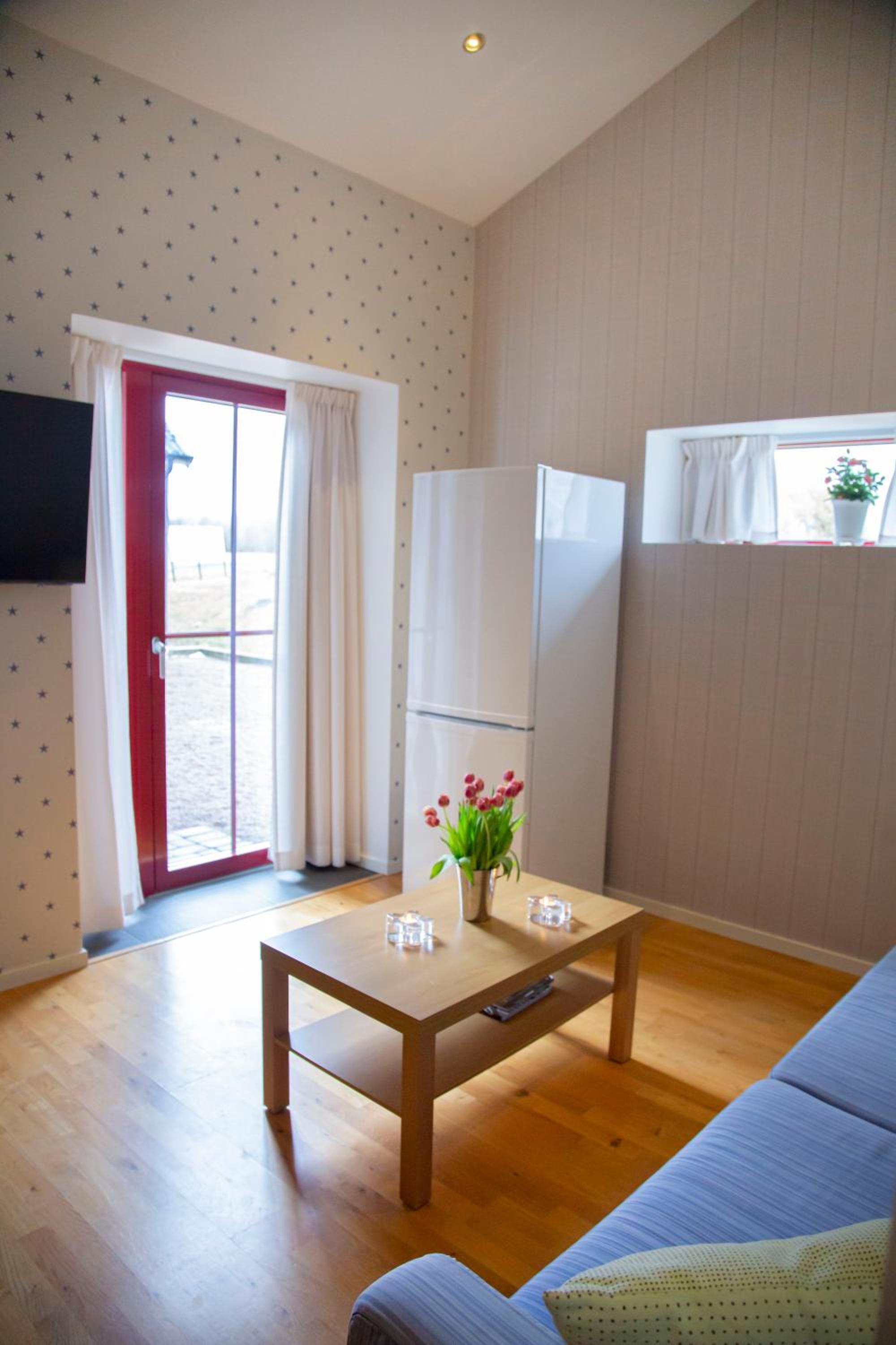 Suite - Photo 15