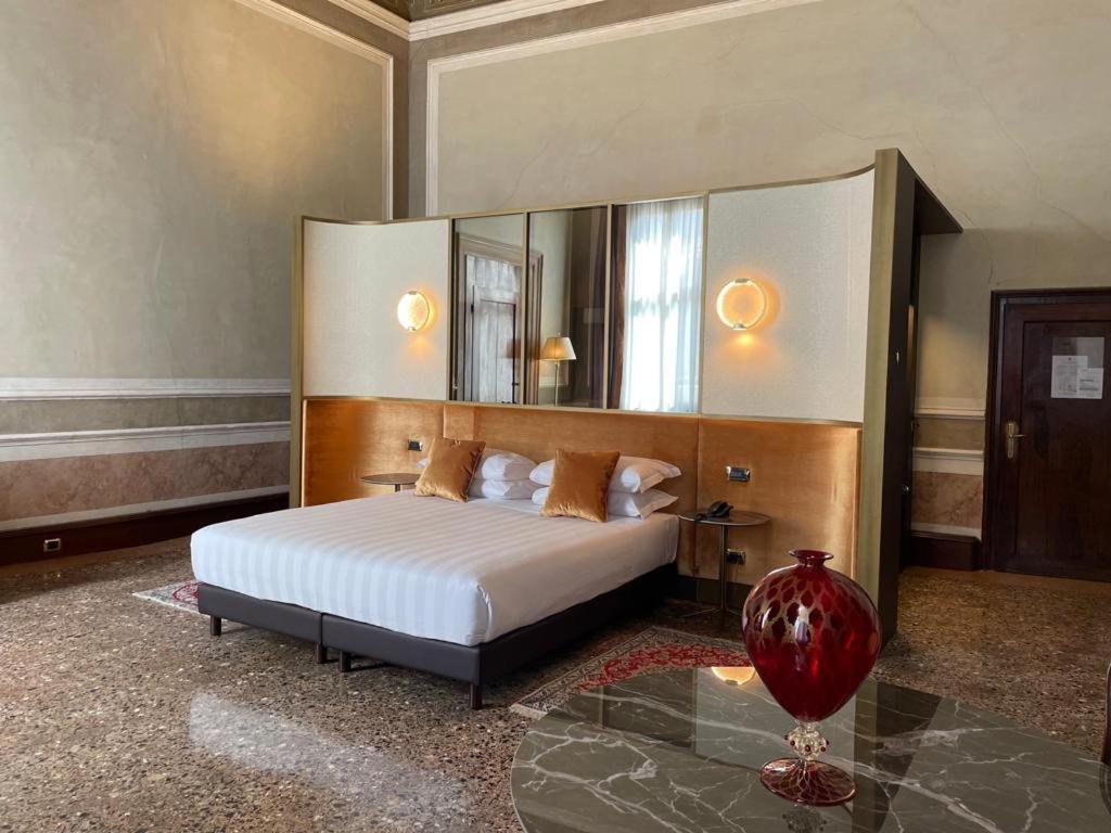 Suite with Canal View photo 1
