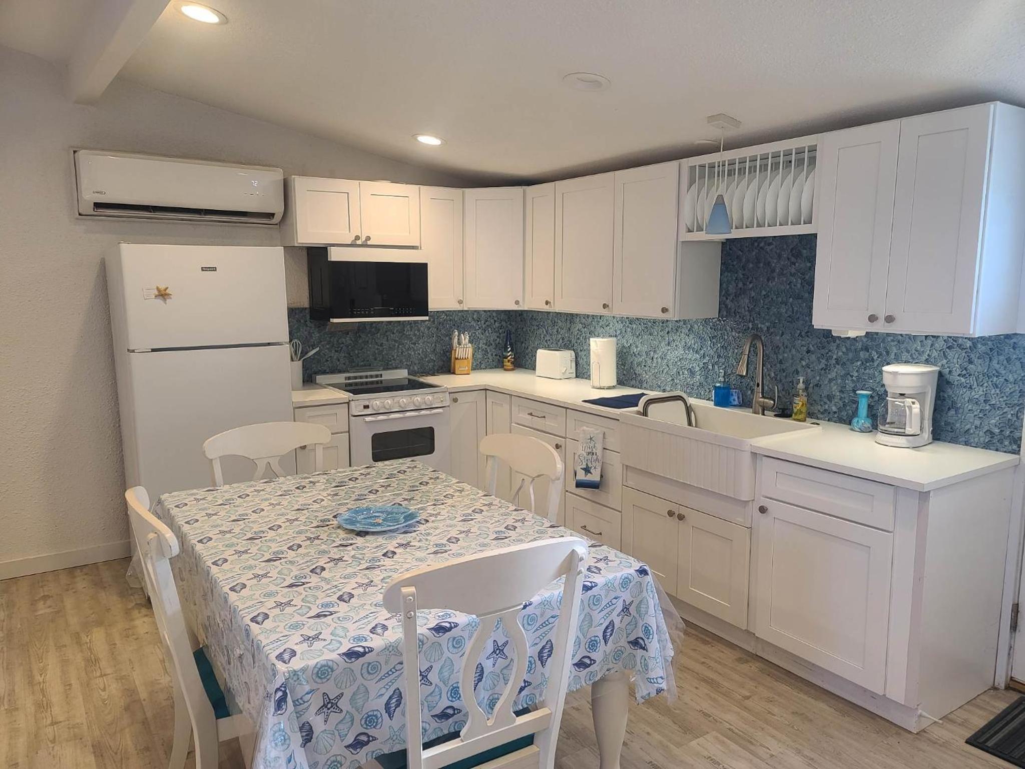 One-Bedroom Apartment - Photo 9