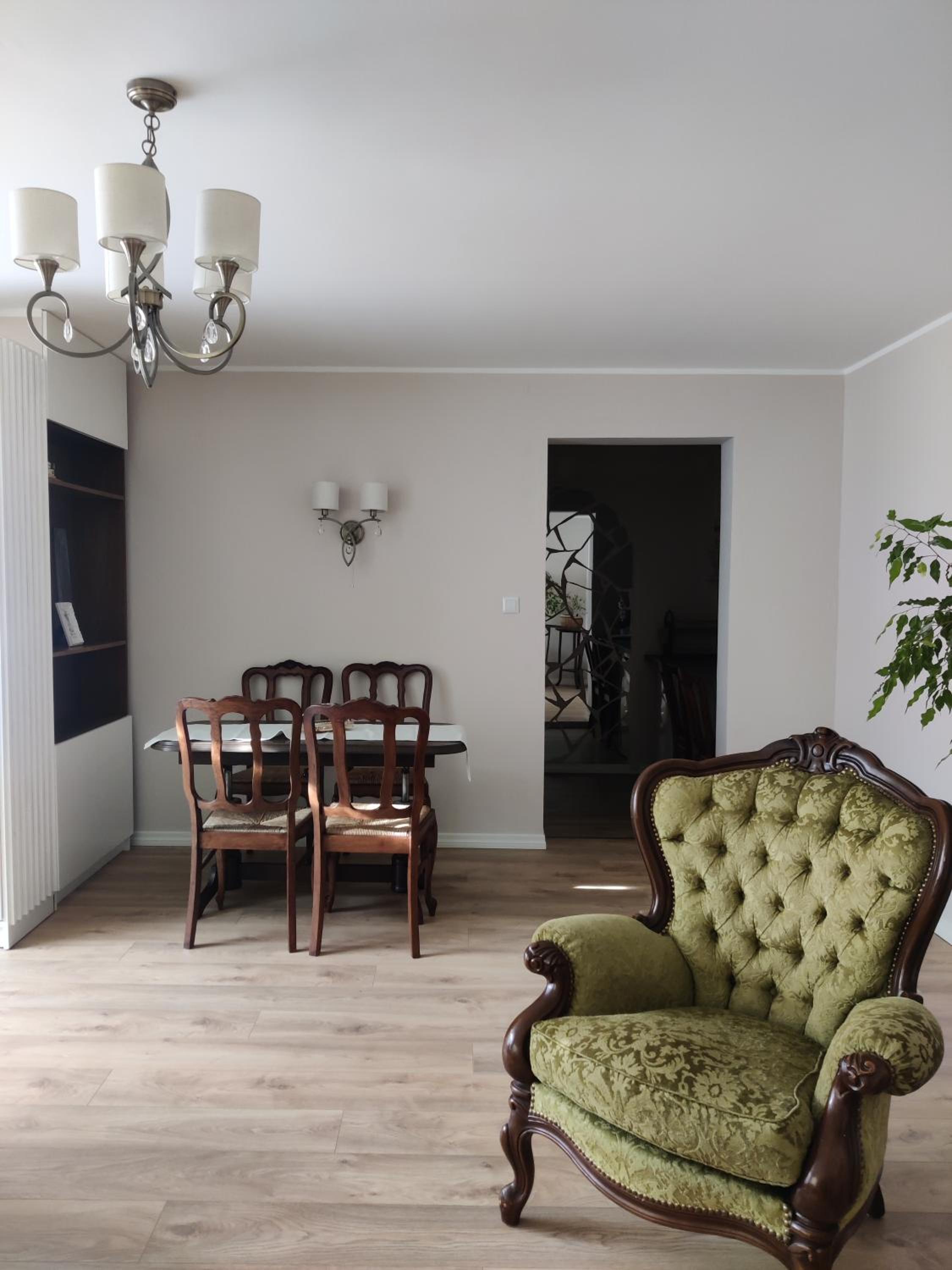 Three-Room Apartment with Fireplace photo 1