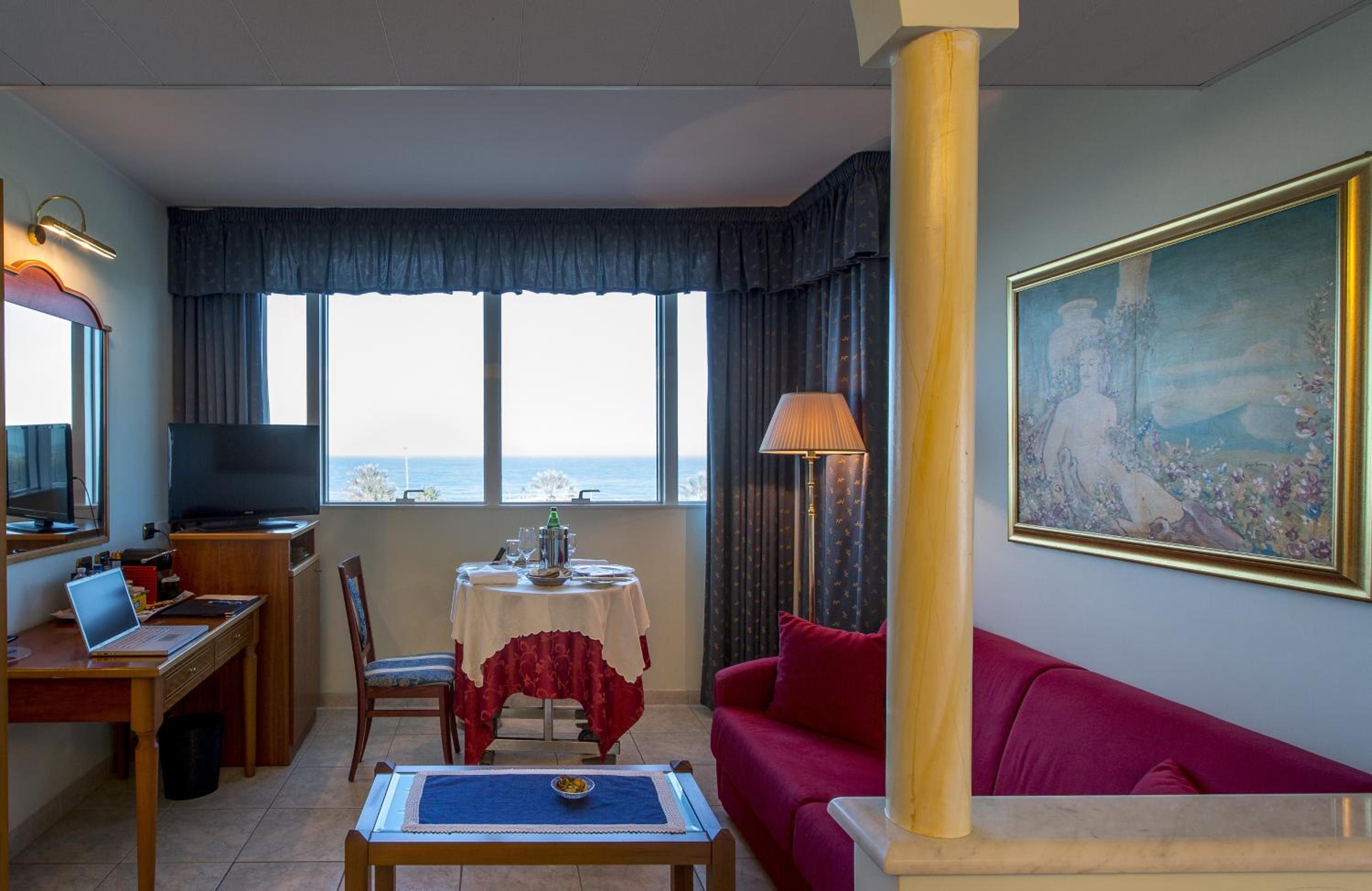 Junior Suite with Sea View photo 3