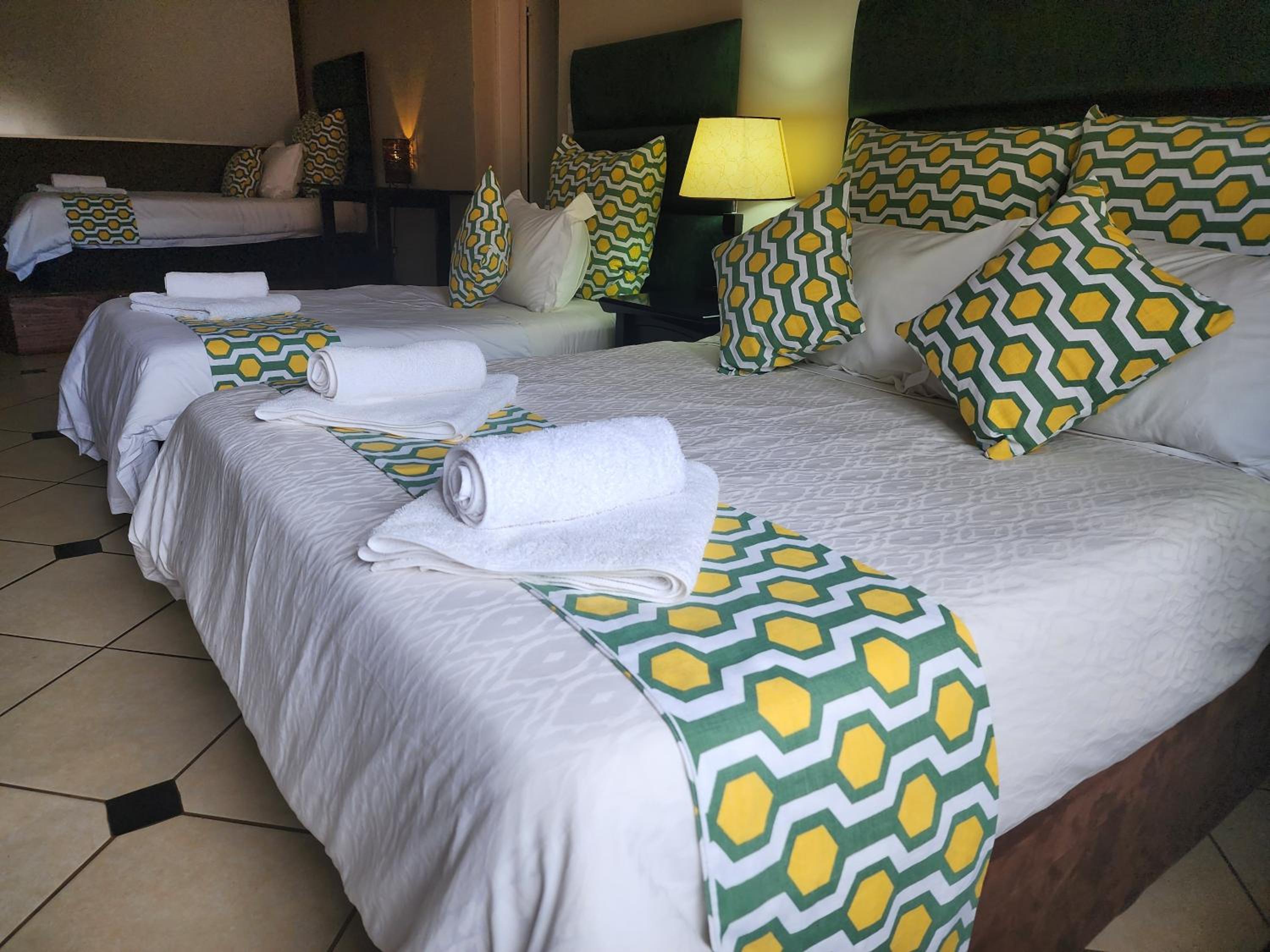 Quadruple Room with Private Bathroom - Photo 1