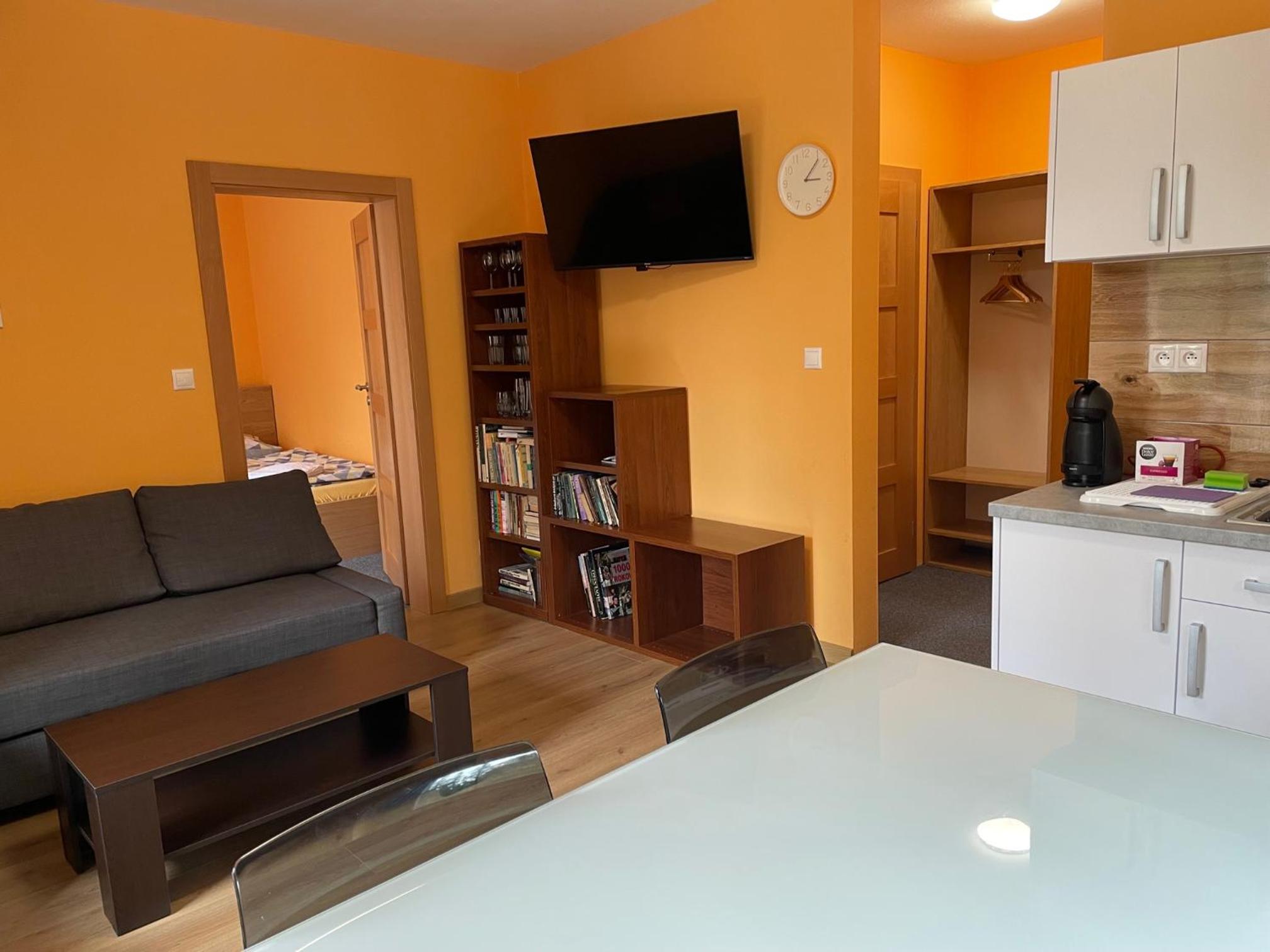 One-Bedroom Apartment photo 1