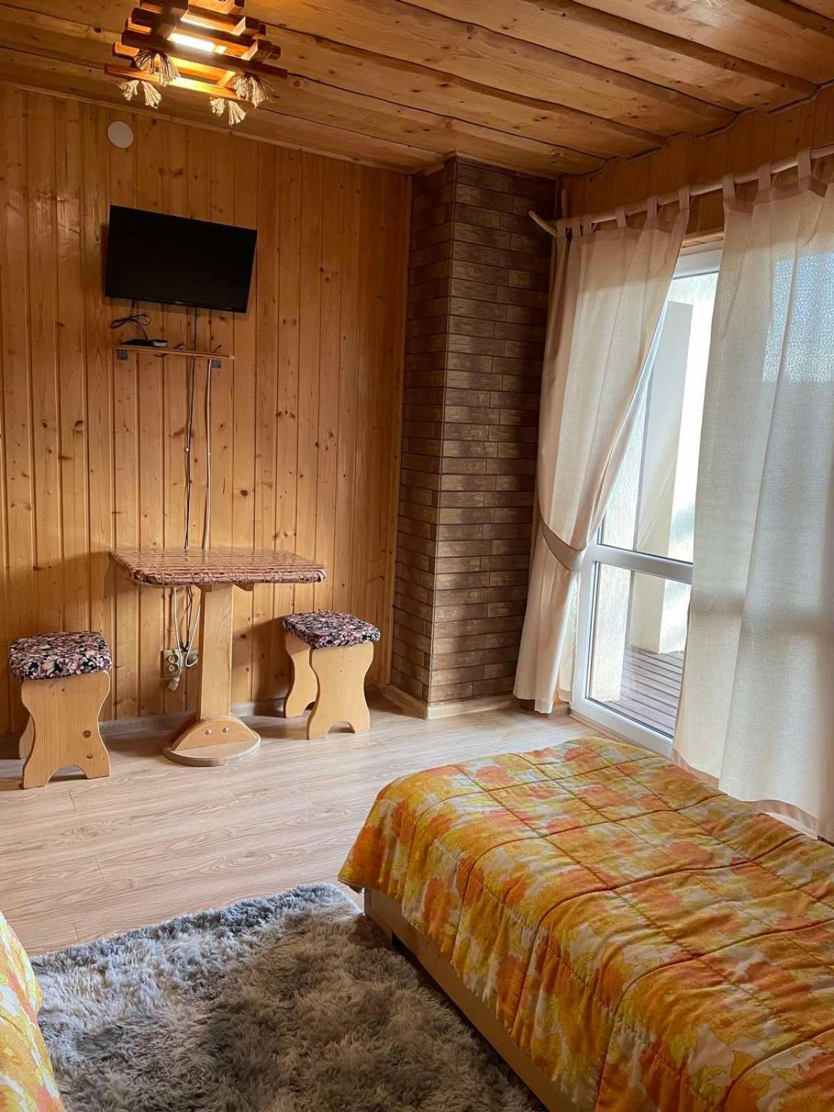 Standard Twin Room with Shared Bathroom photo 1