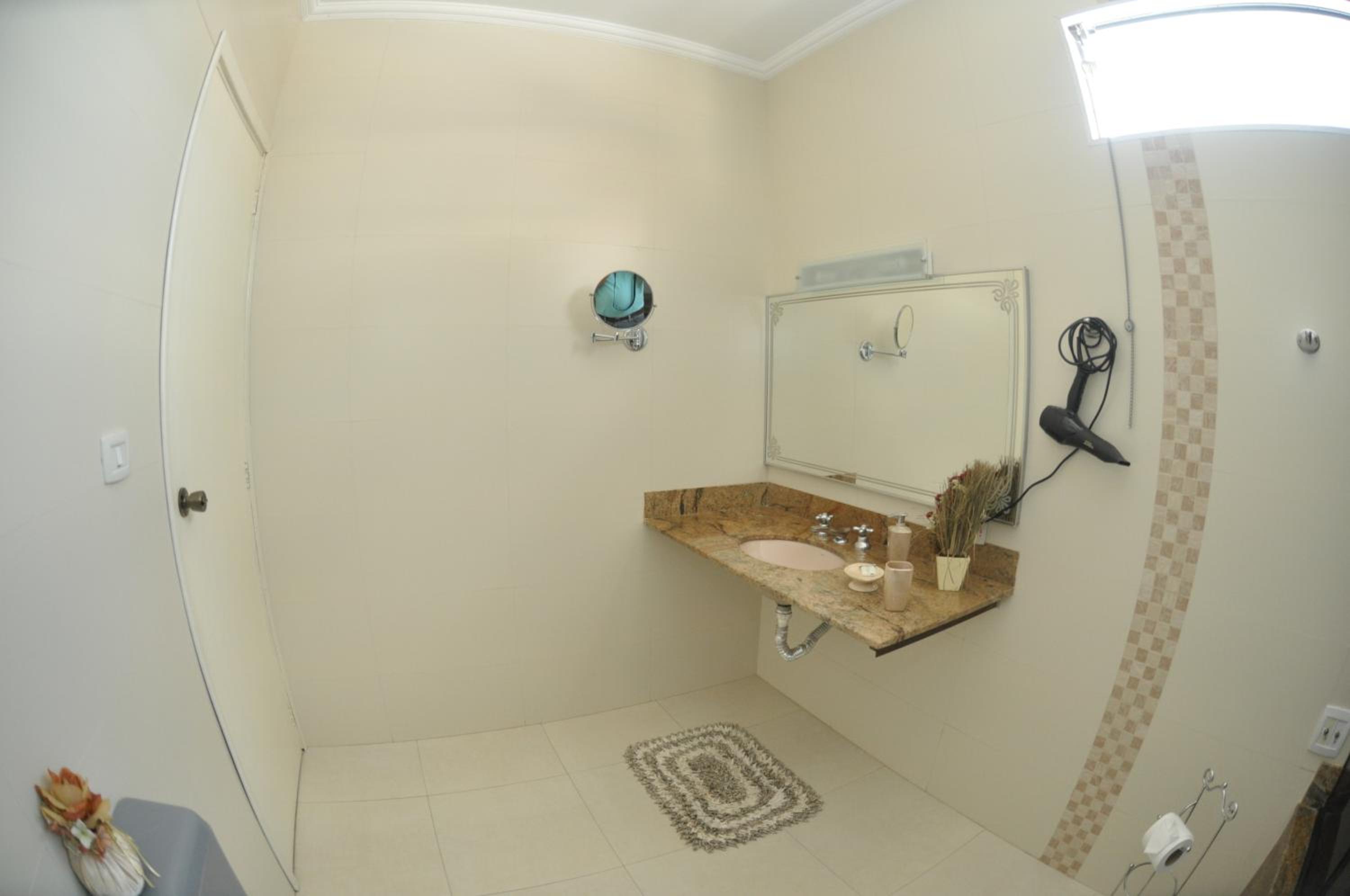 Deluxe King Room photo 3
