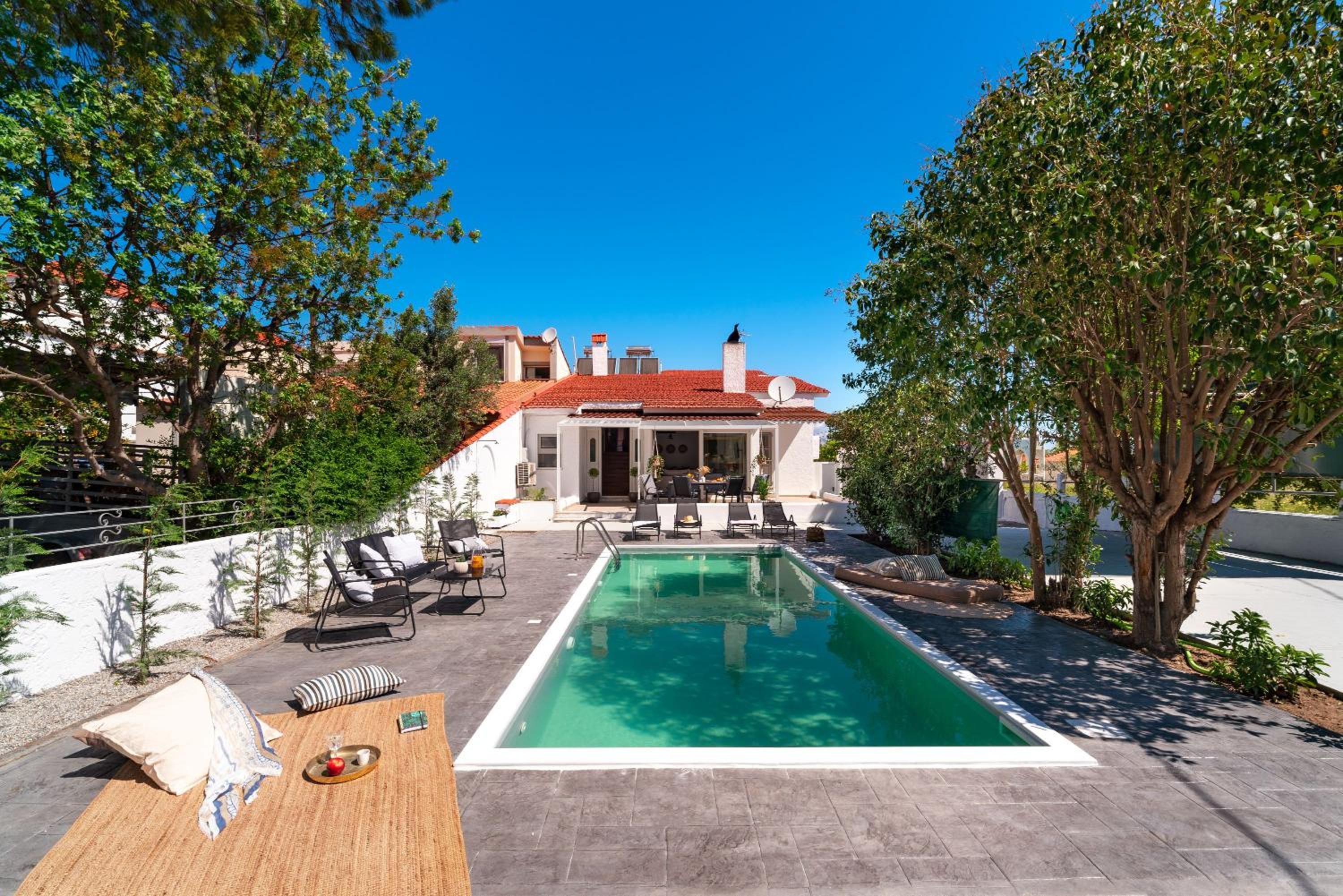 Three-Bedroom Villa photo 2