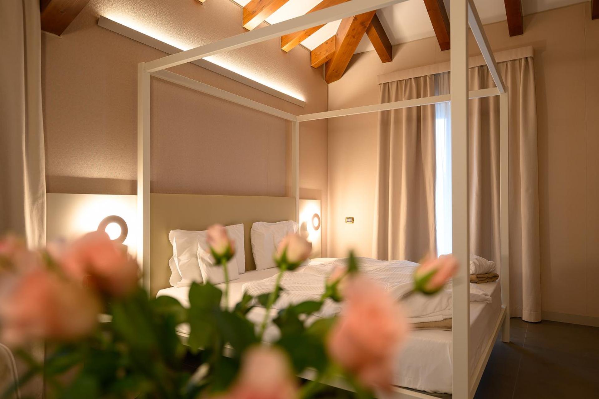 Junior Suite with Balcony photo 3