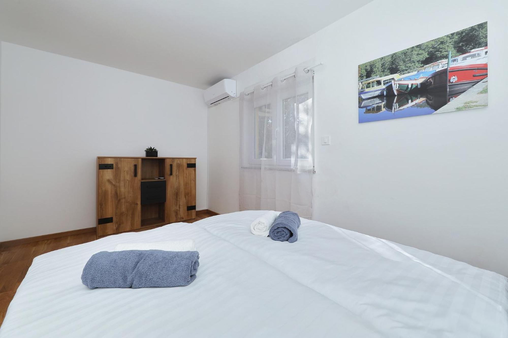 Three-Bedroom Apartment photo 1