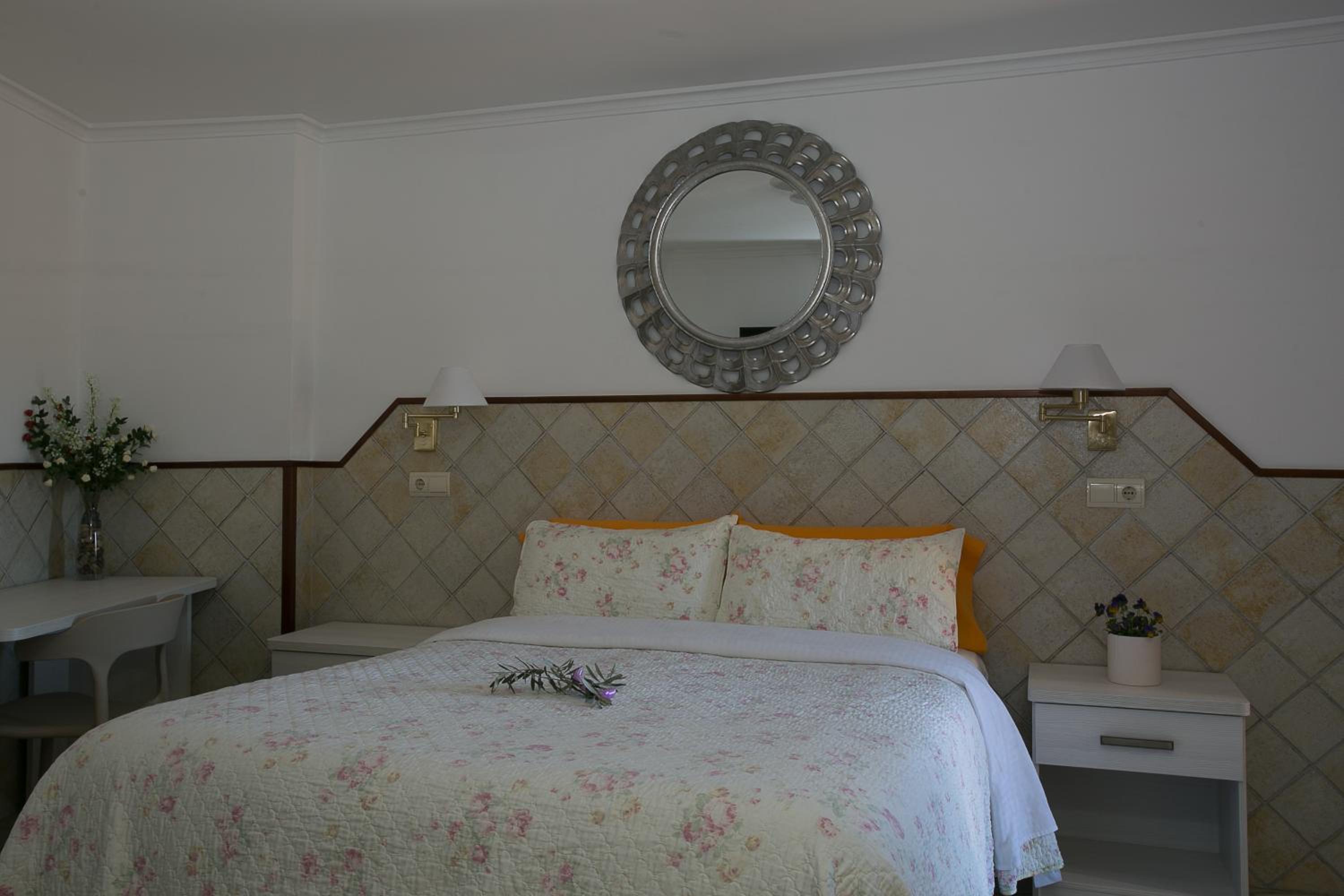 Studio con cama doble y vistas a la montaña