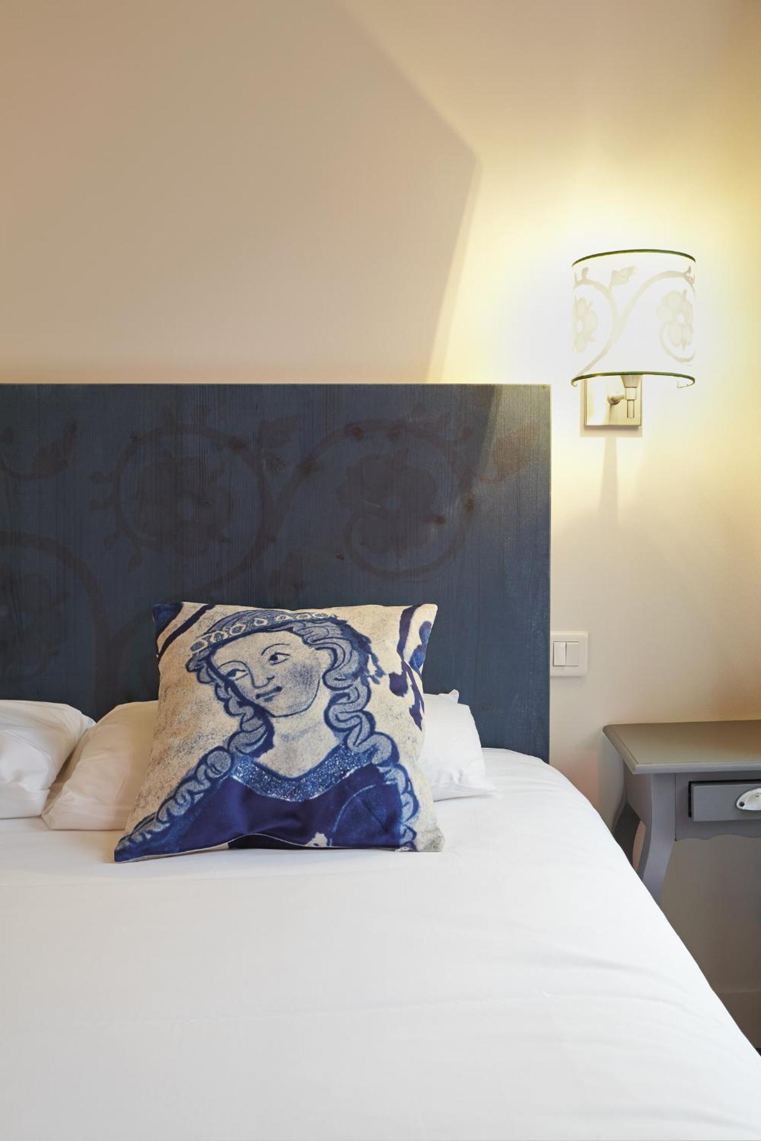 Premium Double or Twin Room - Photo 4