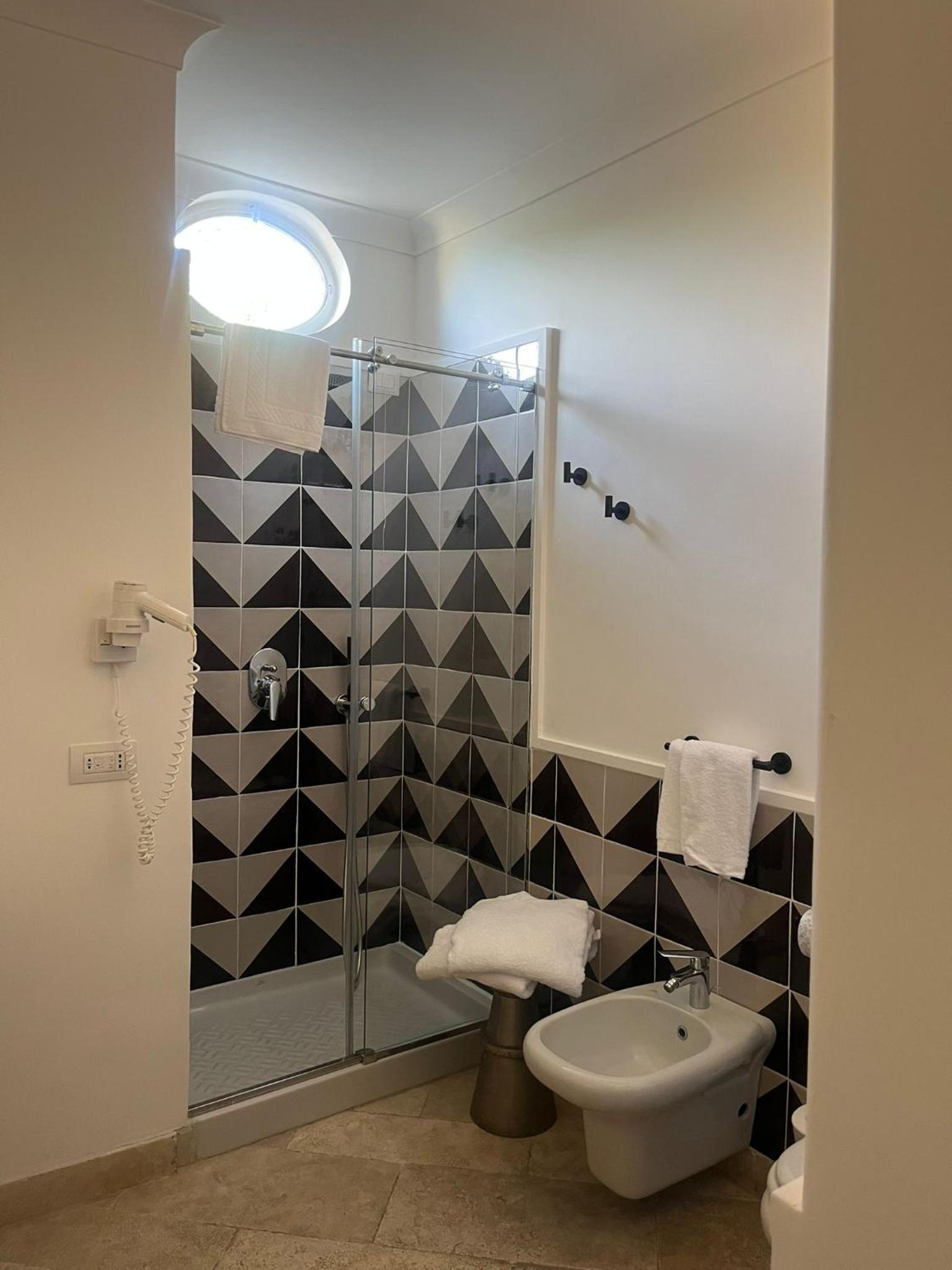 Double Room with Terrace and Sea View   - Photo 8