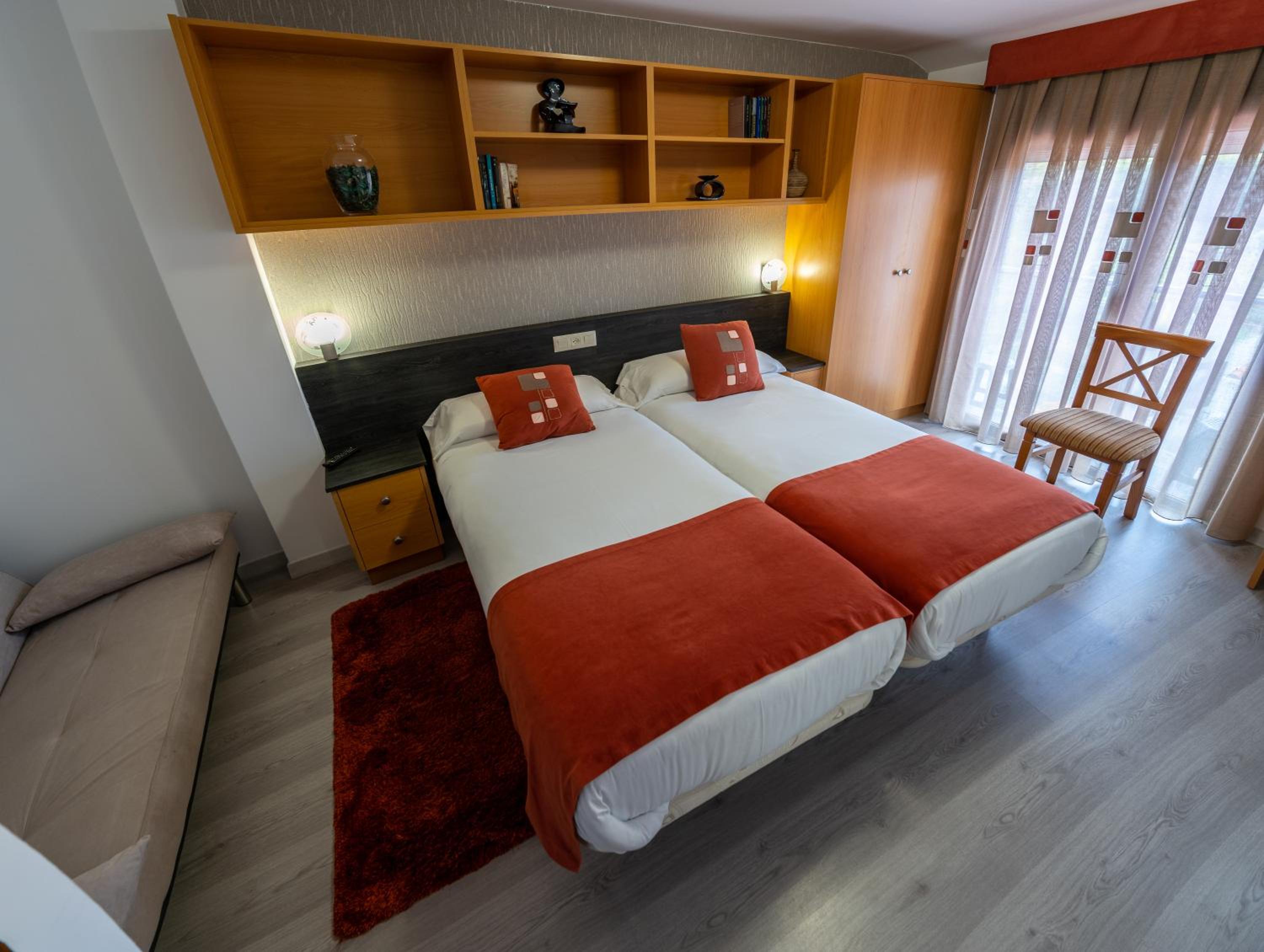 Twin Room with Mountain View - Photo 1