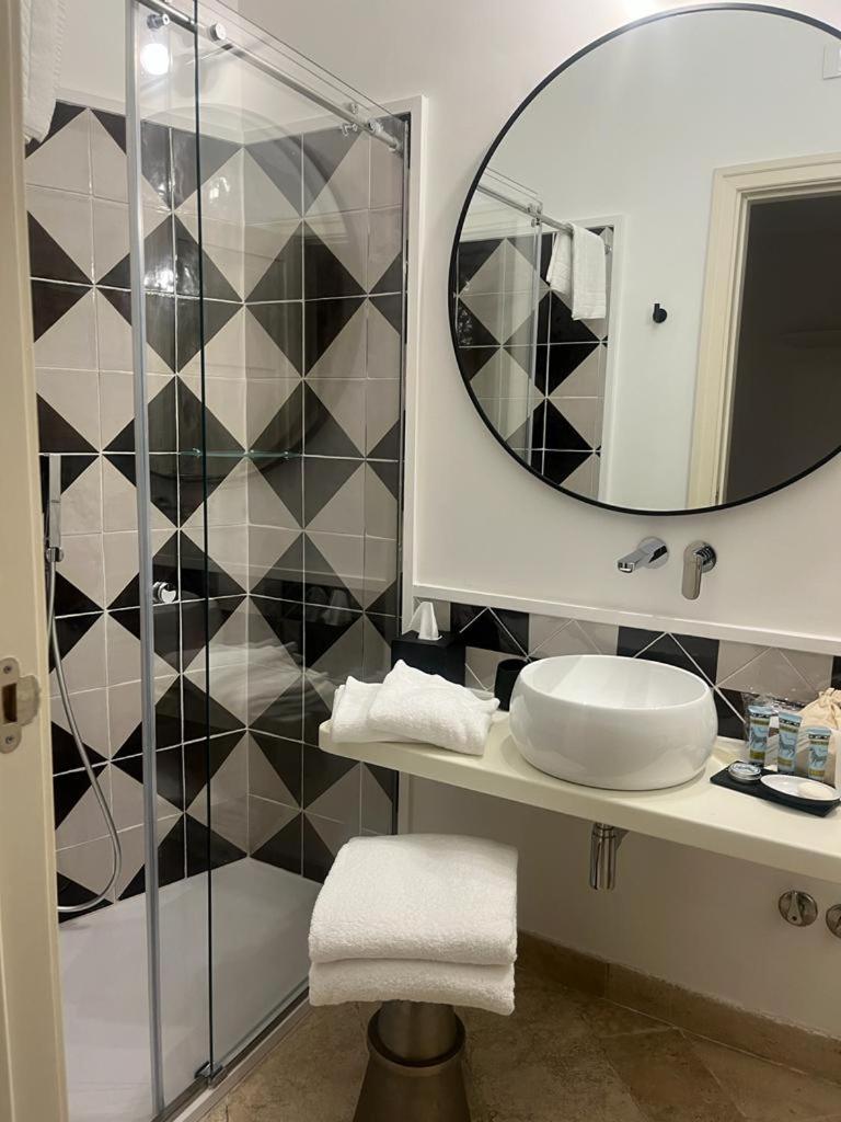 Standard Double or Twin Room - Photo 2