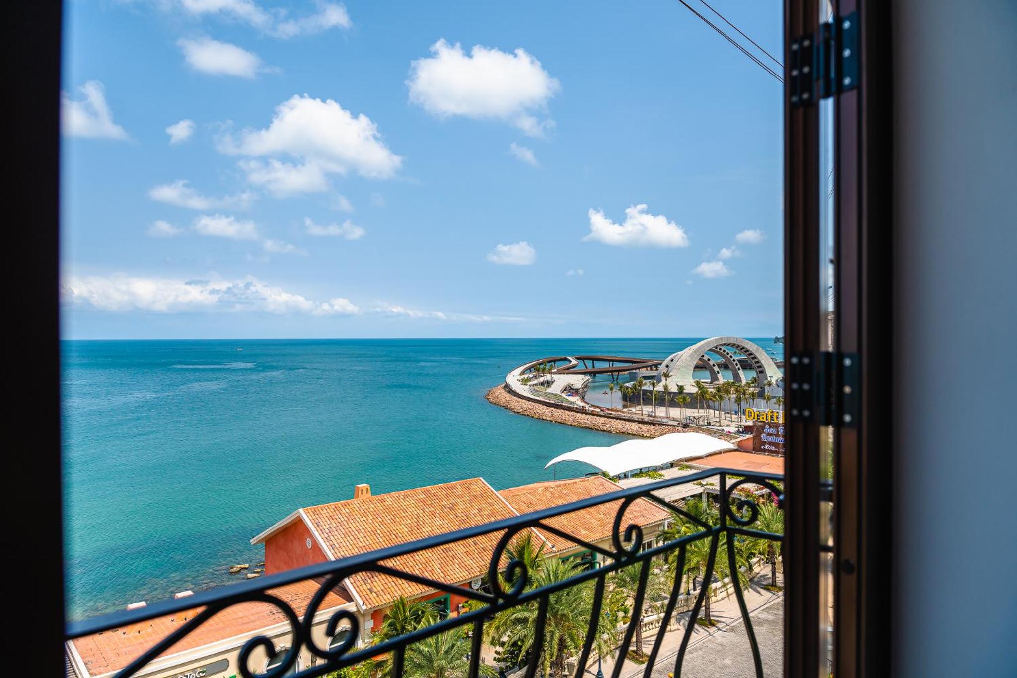 Rosetta, Ocean View, 2 Twin Beds with Balcony photo 3