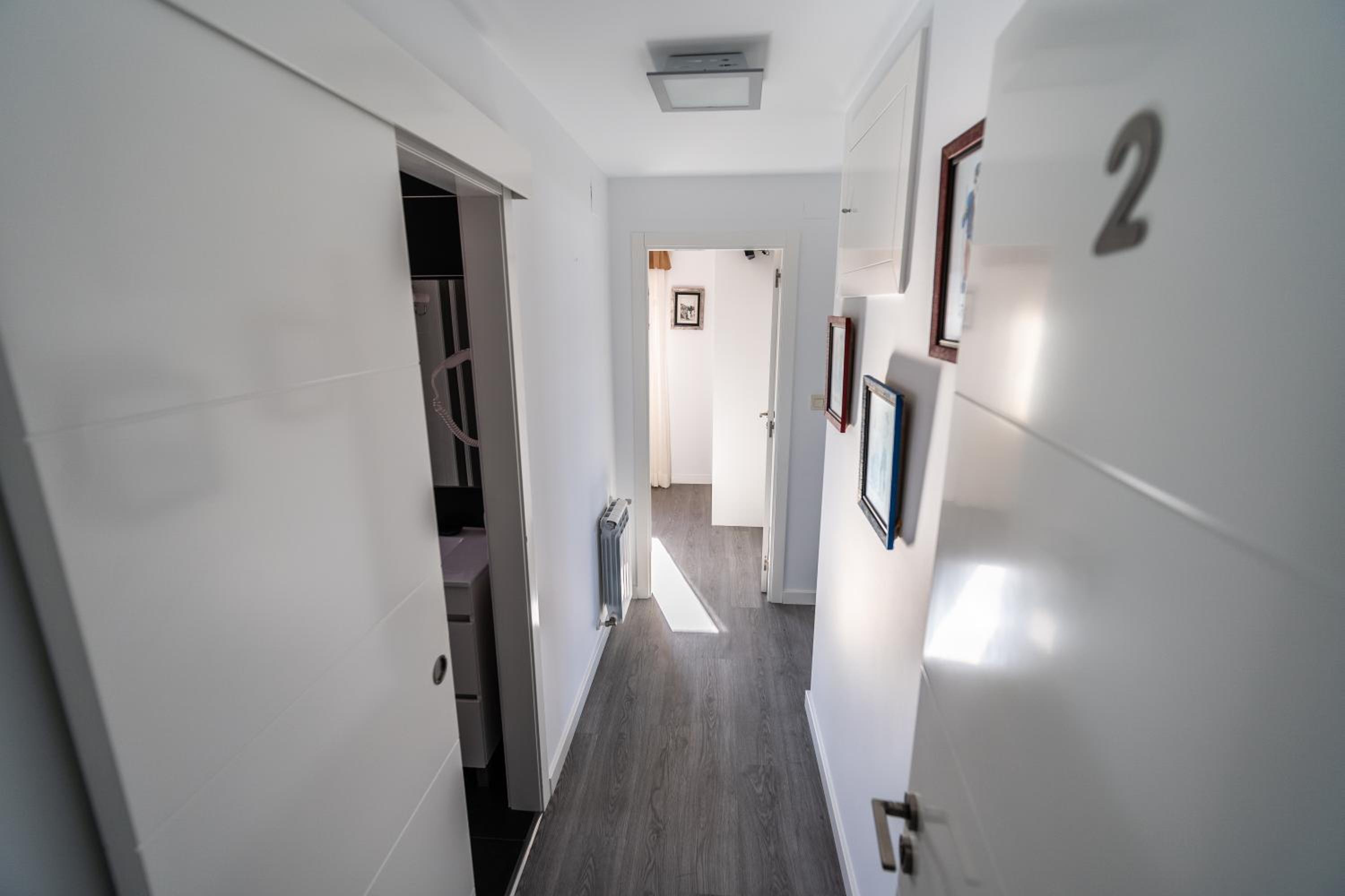 Family Room with Private Bathroom - Photo 9