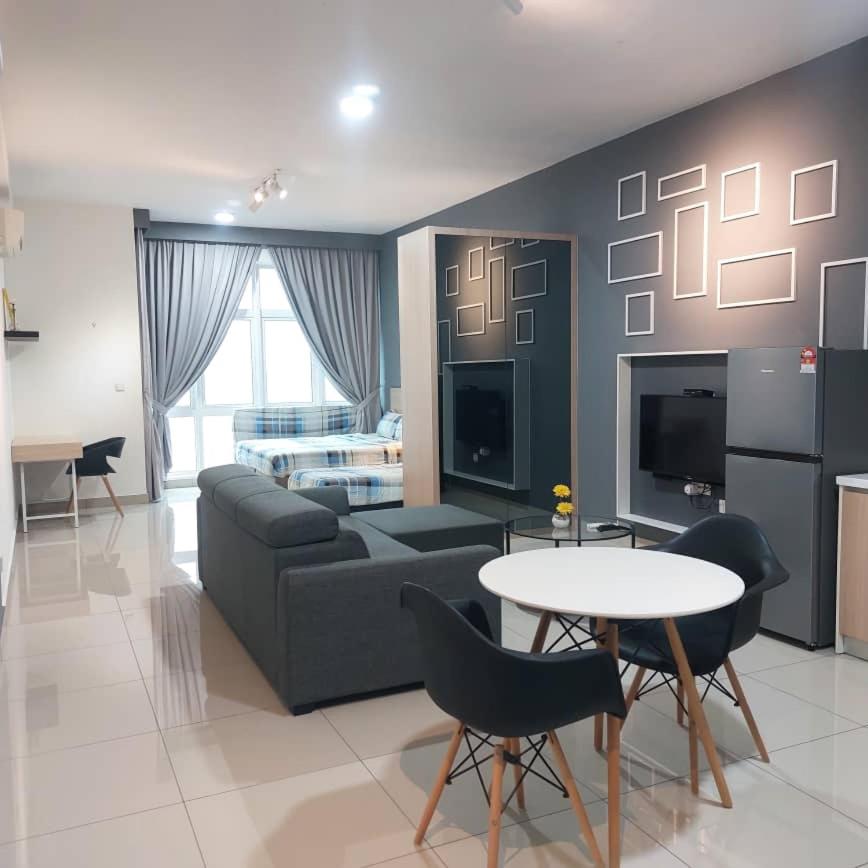 Studio Apartment photo 2