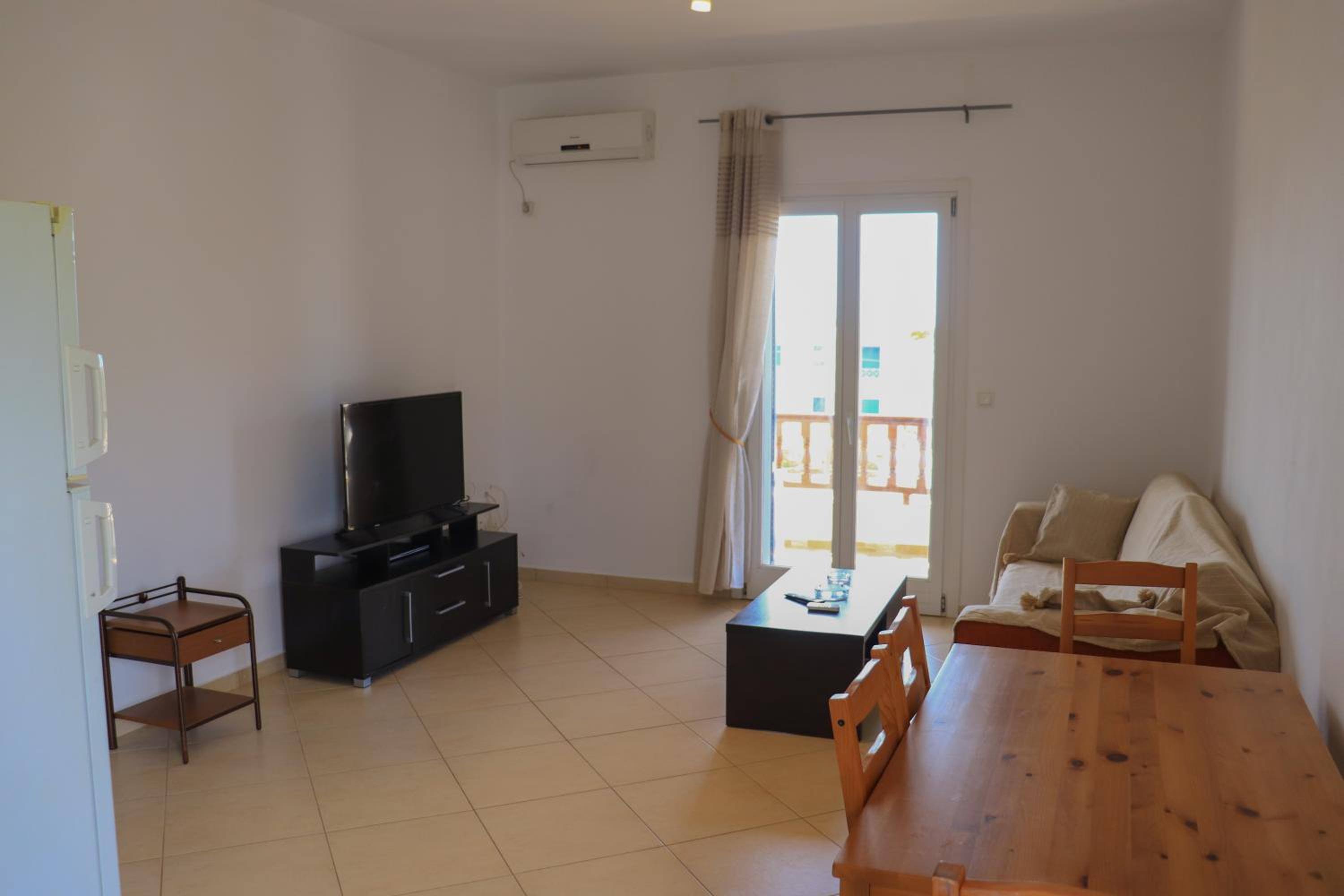 One-Bedroom House photo 3
