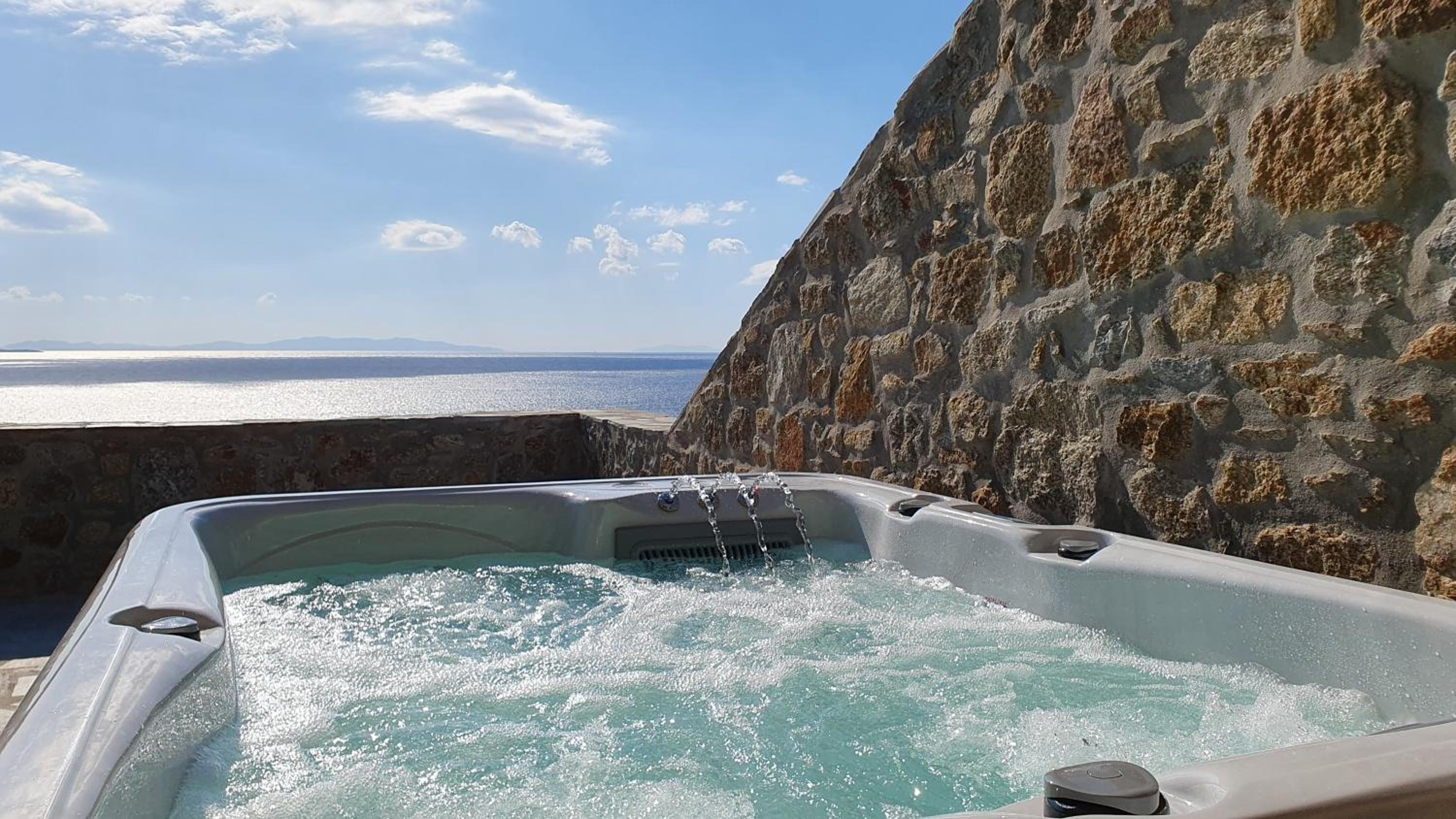 Deluxe Double Room with Sea View - Photo 9