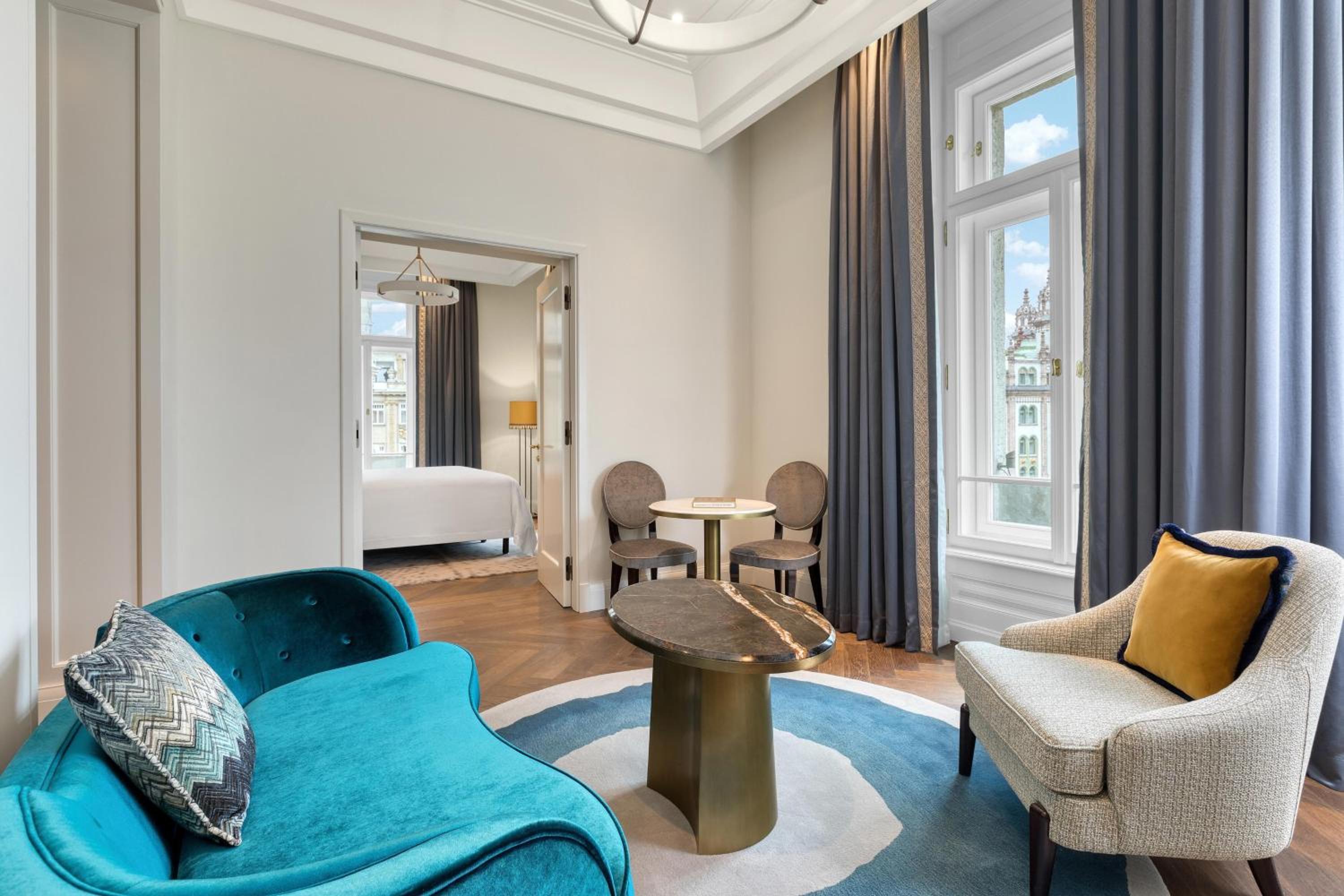 One-Bedroom King Suite with City View thumbnail 6