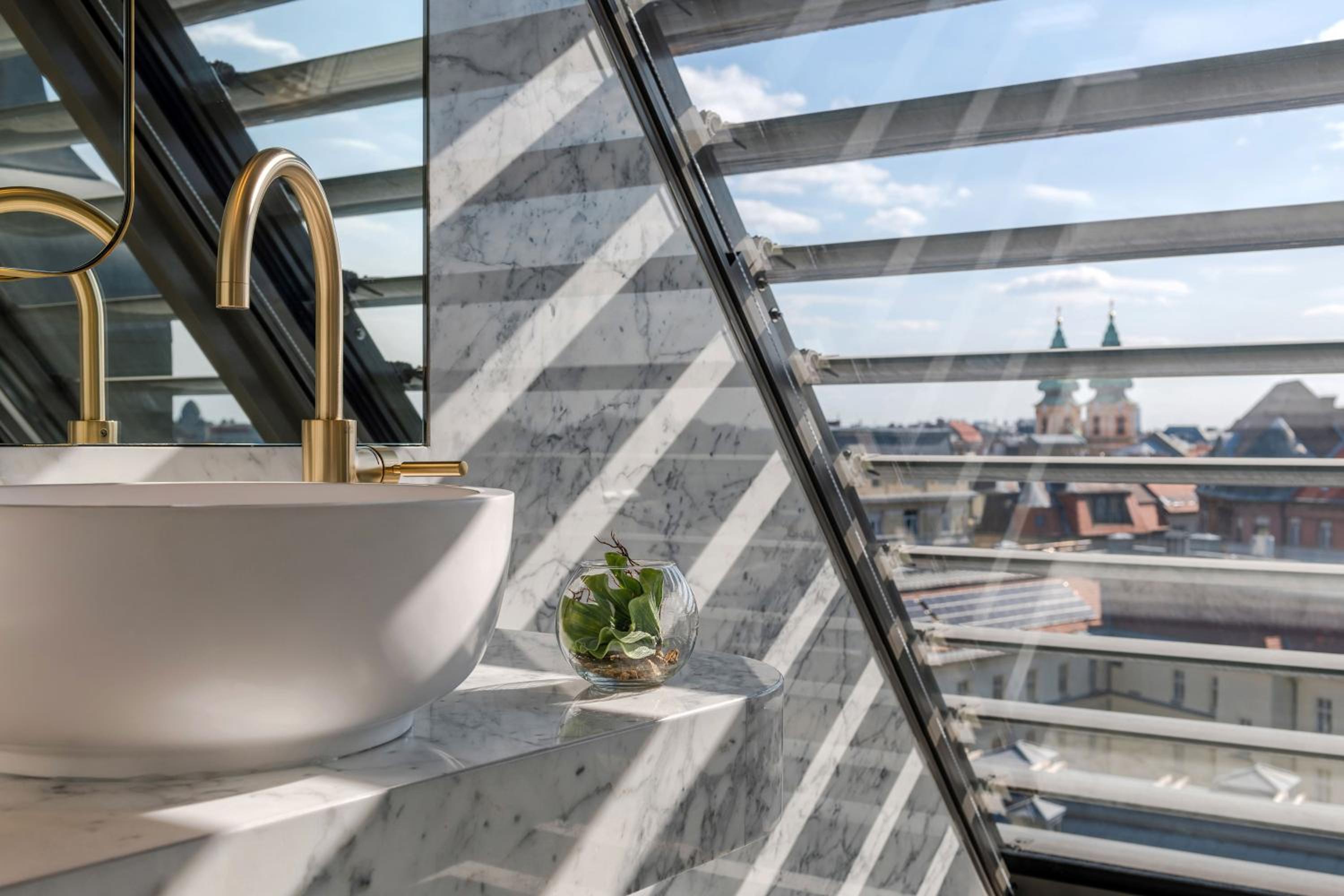 Loft Suite, Suite, 1 King, City view, Top floor