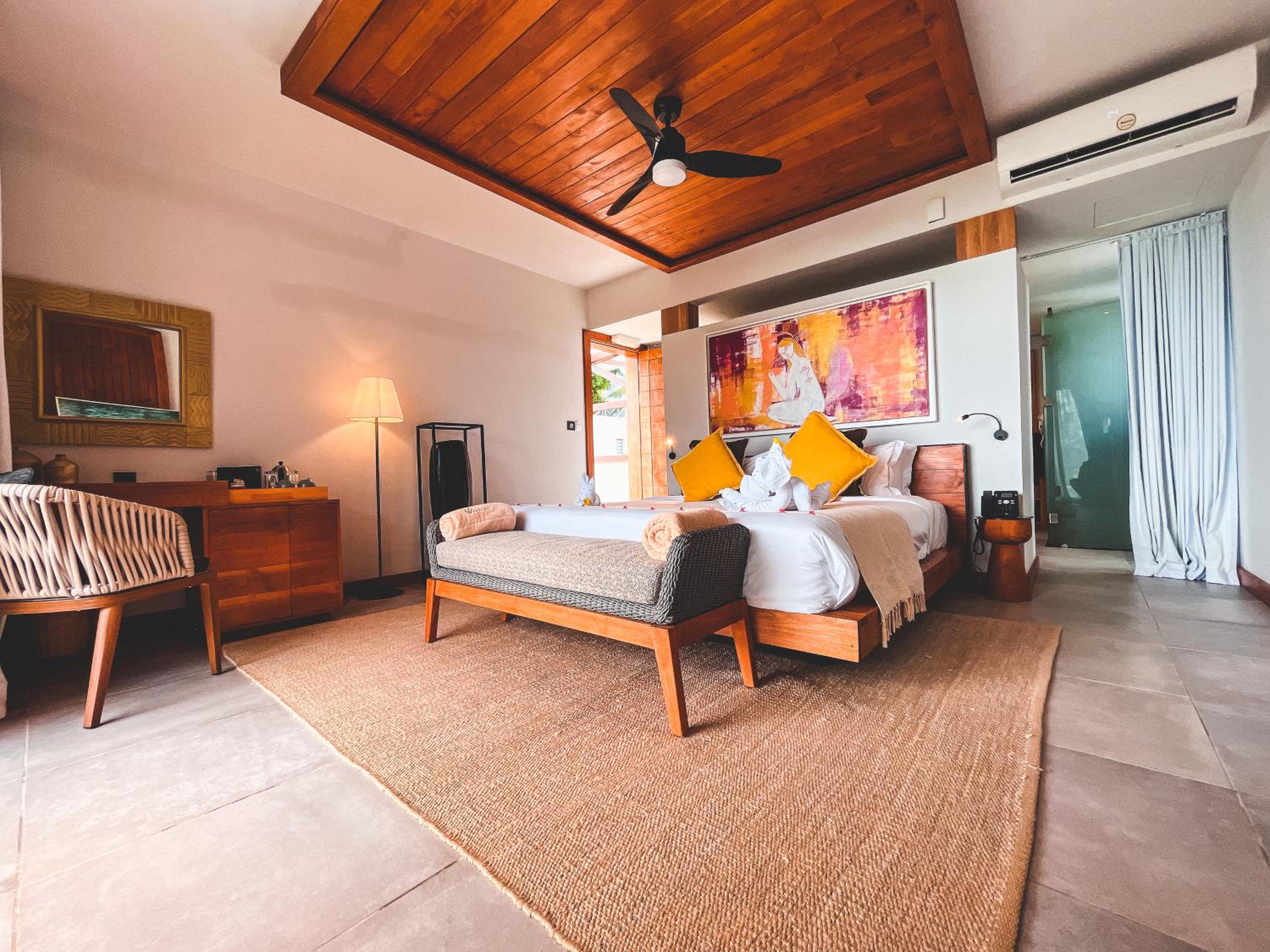 Deluxe Suite With Sea View - Photo 7