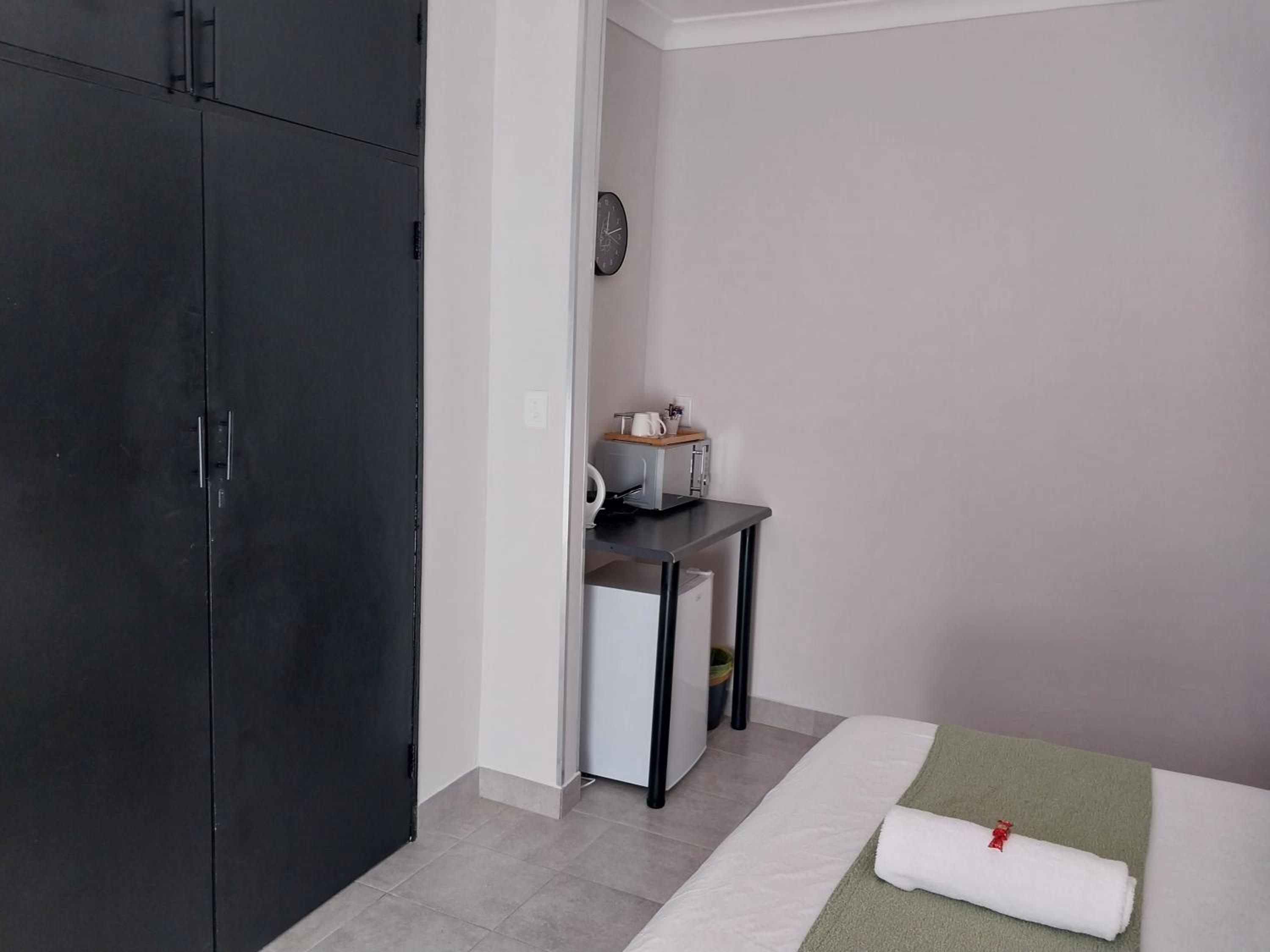 Standard Double Room - Photo 2
