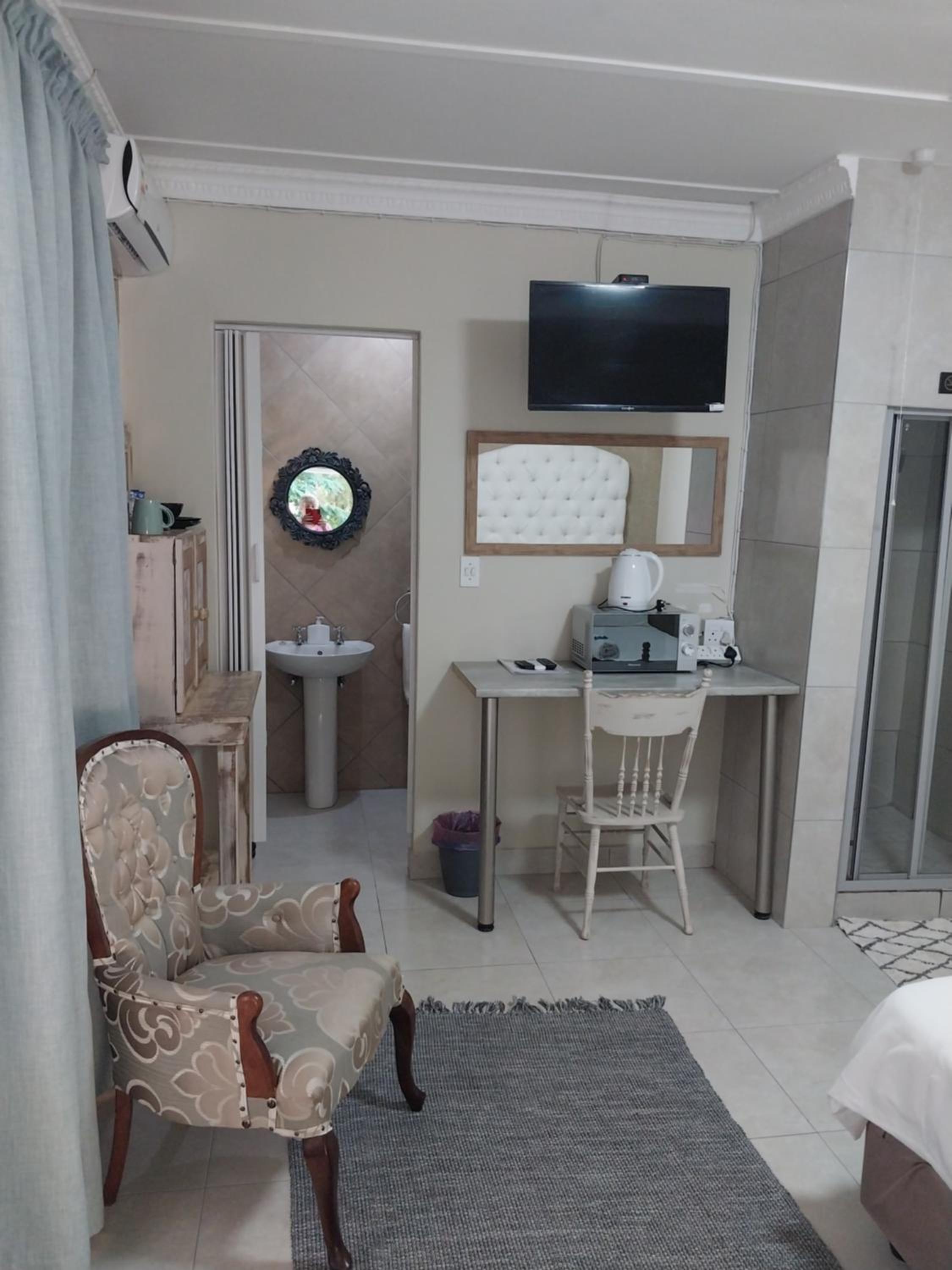 Double Room - Photo 3