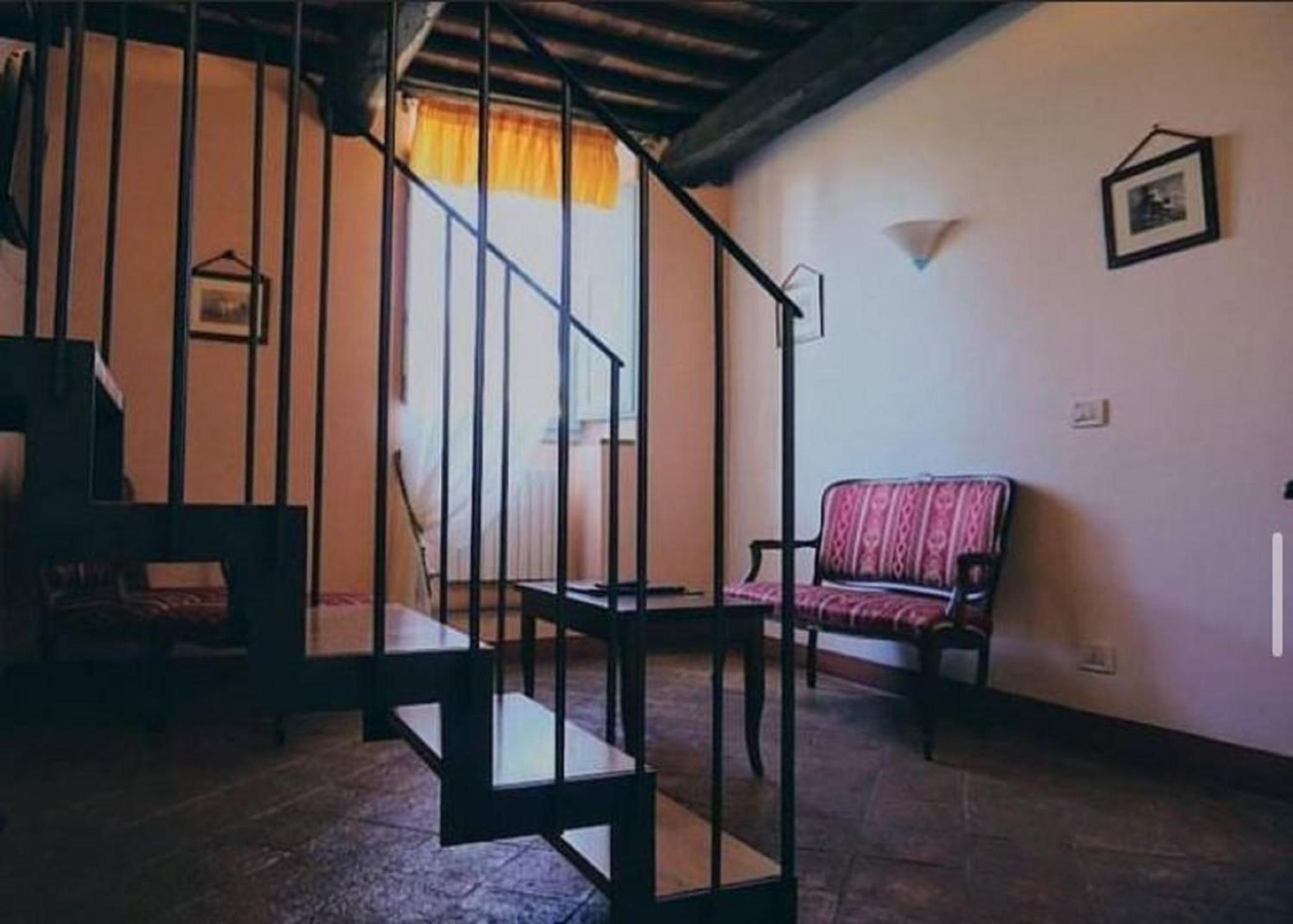 Suite - Photo 1